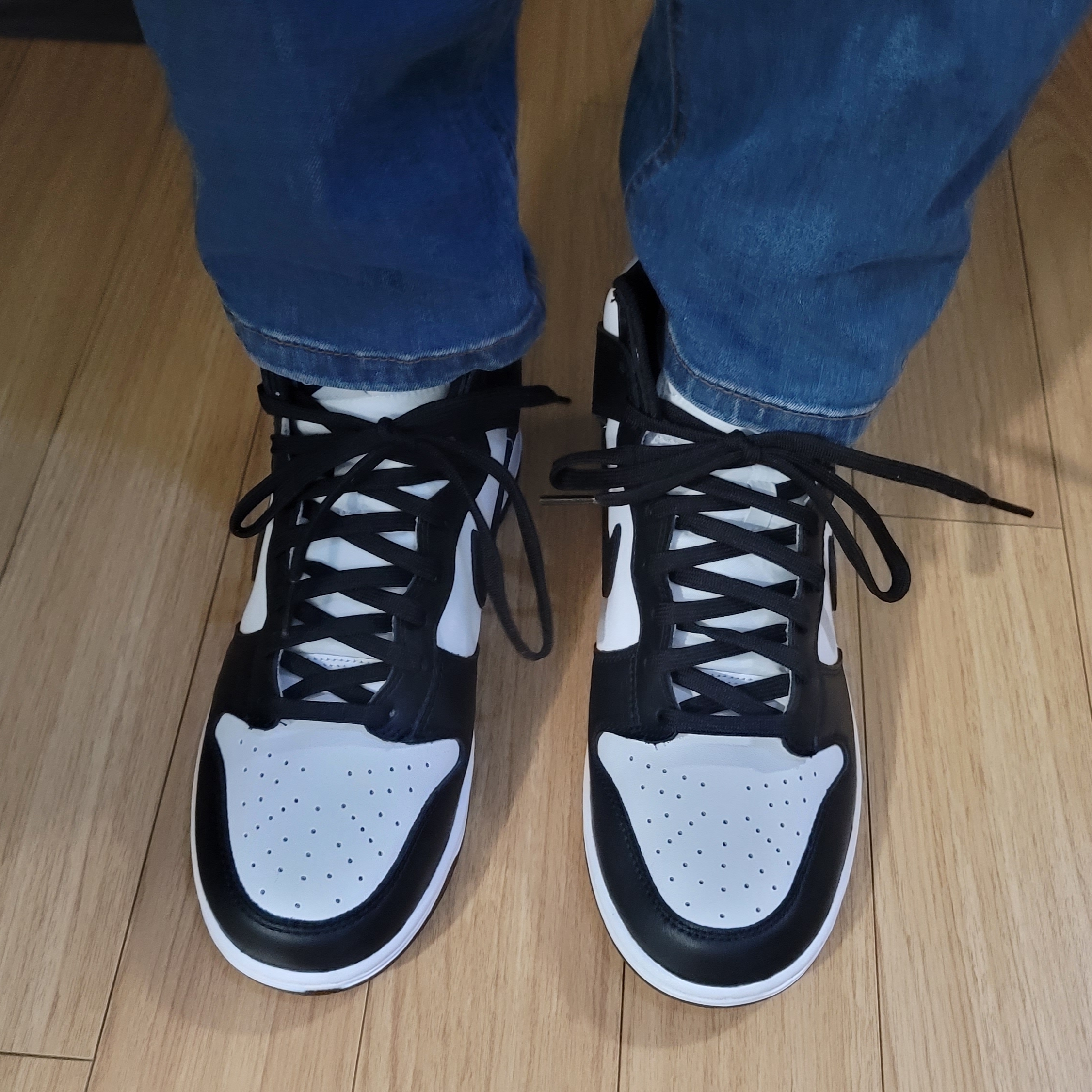 Nike Dunk High Retro Championship White 착용 스타일