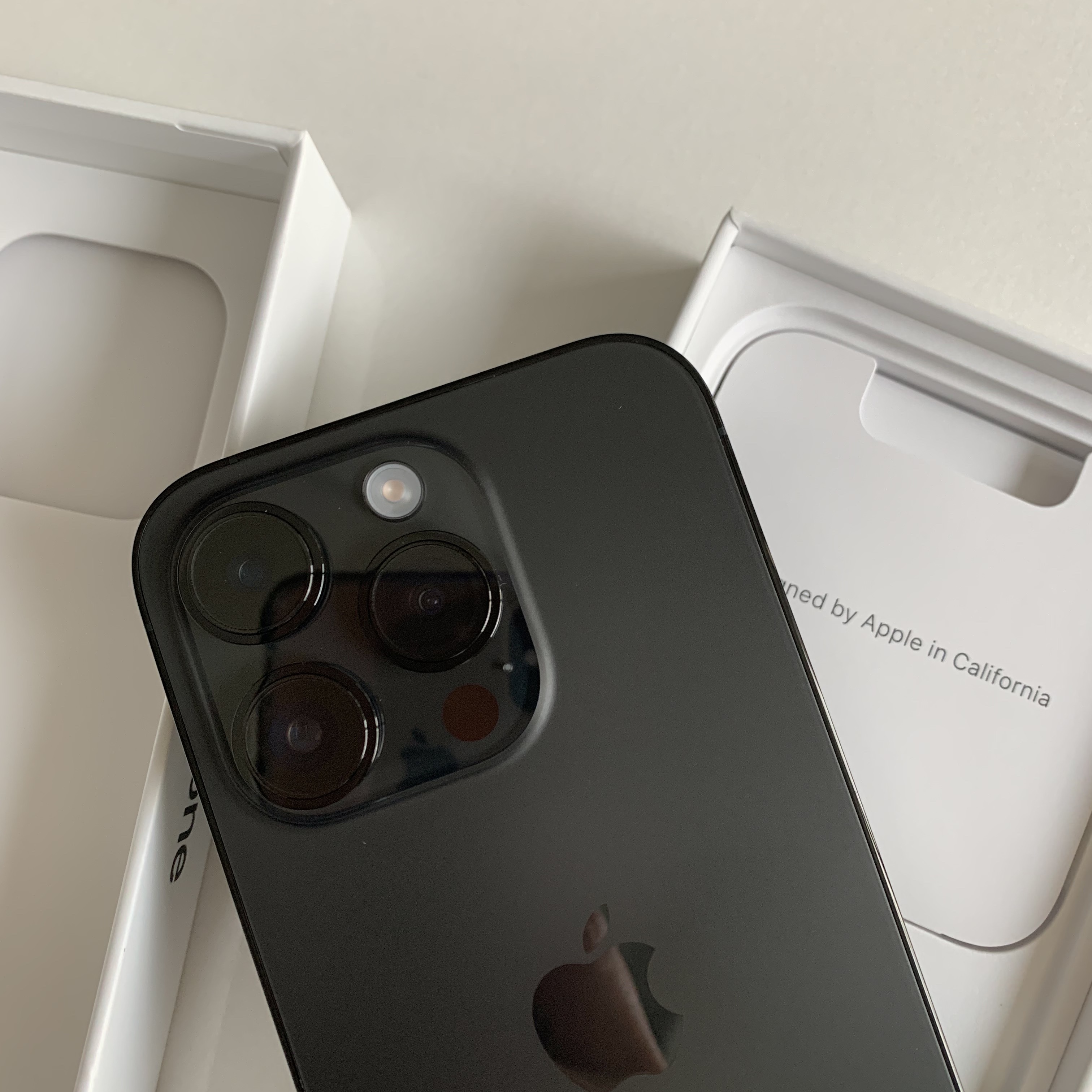 Apple iPhone 14 Pro 128GB Space Black (Korean Ver.) 착용 스타일