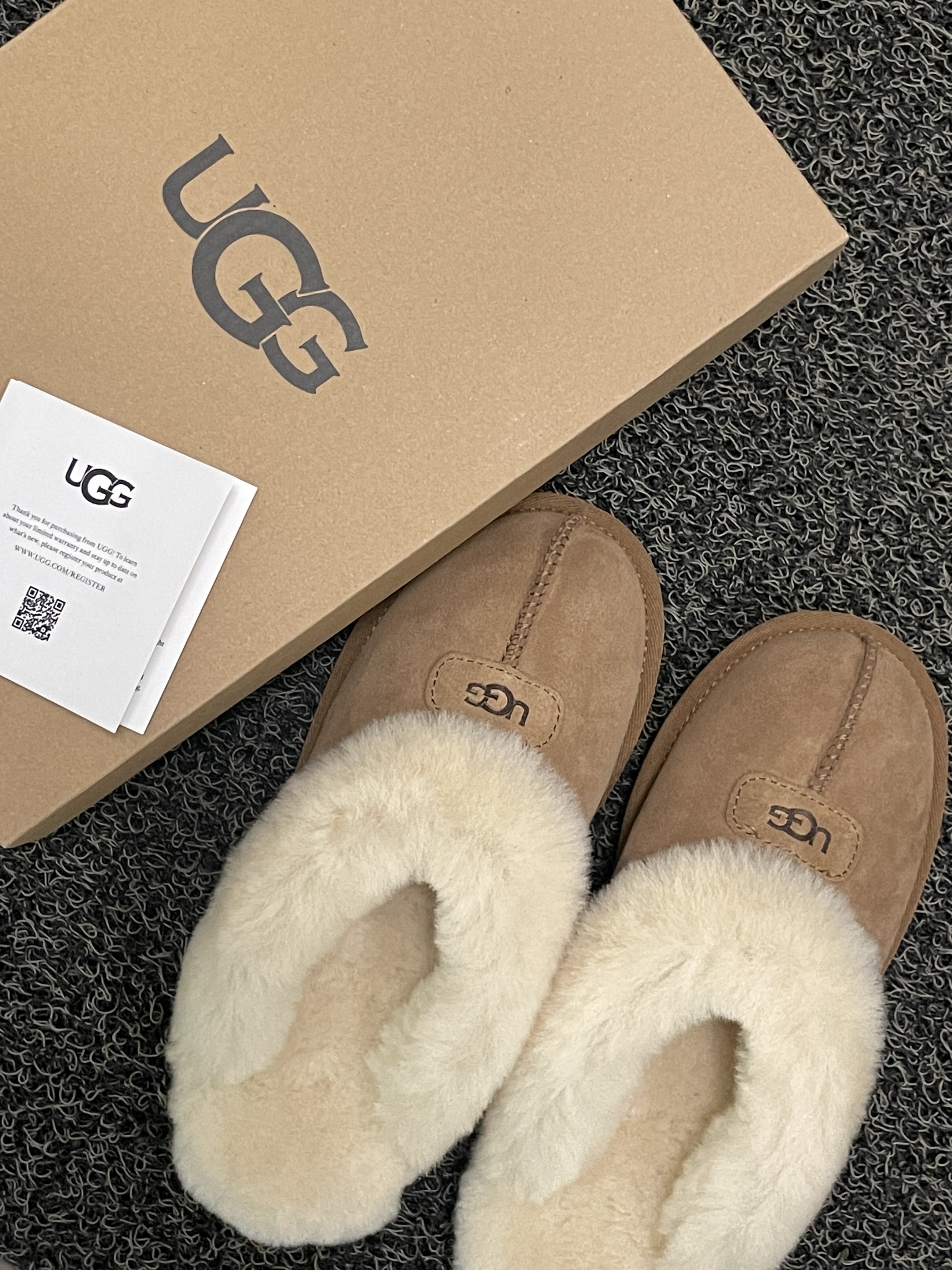 (W) UGG Coquette Slipper Chestnut 착용 스타일