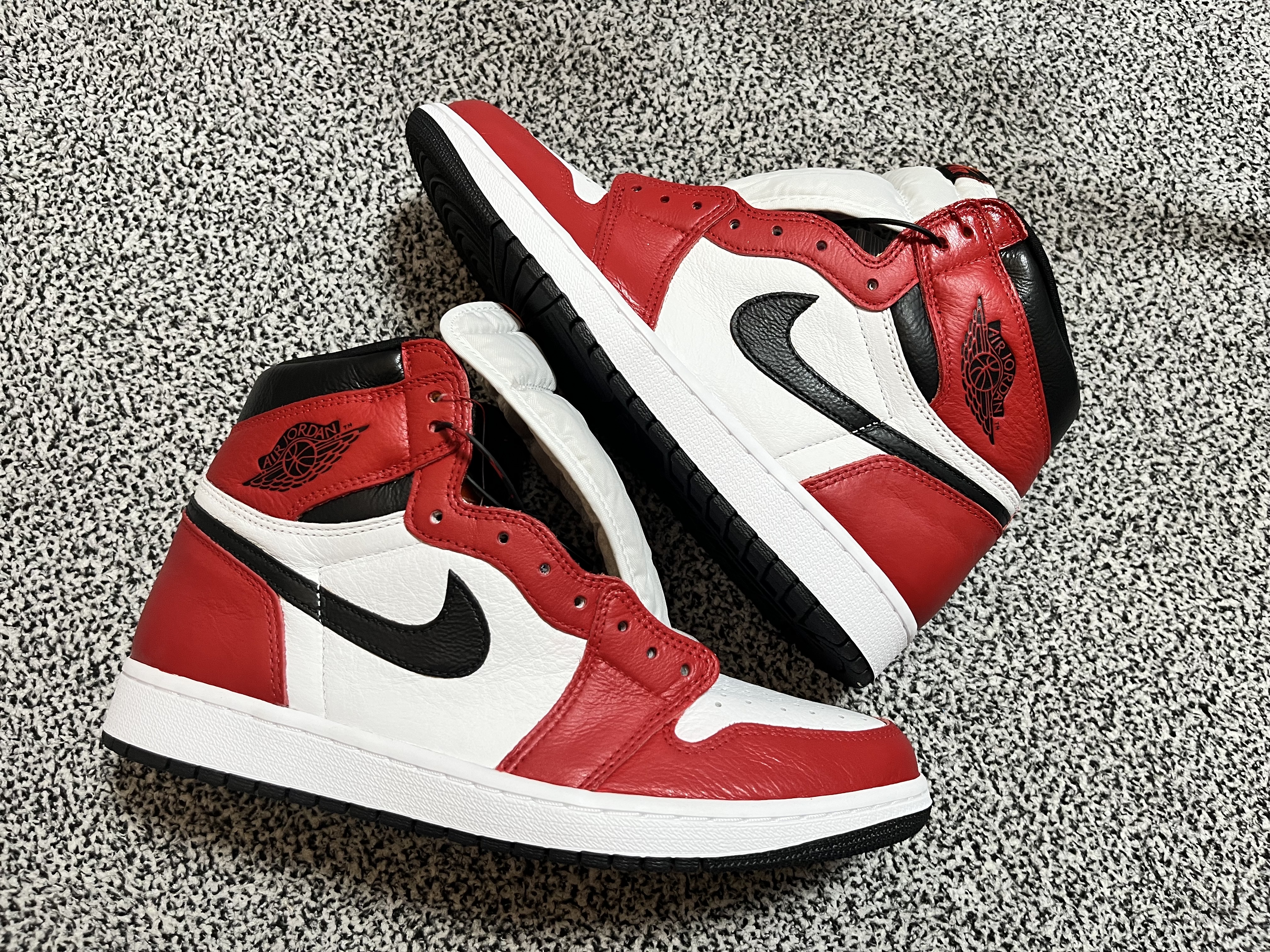 Jordan 1 Retro High OG Light Fusion Red 착용 스타일 - 1