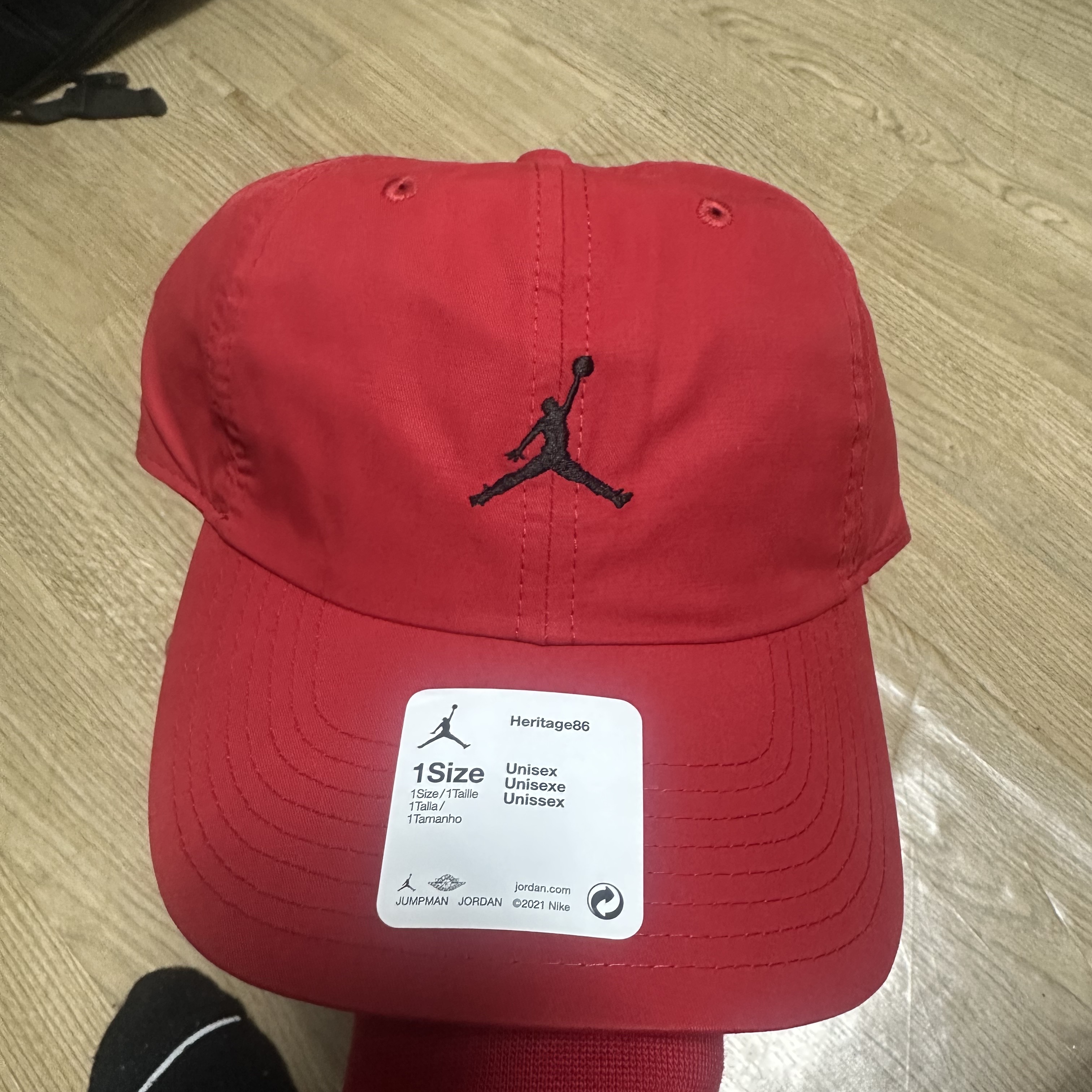 Jordan Jumpman Heritage 86 Washed Cap Gym Red 착용 스타일