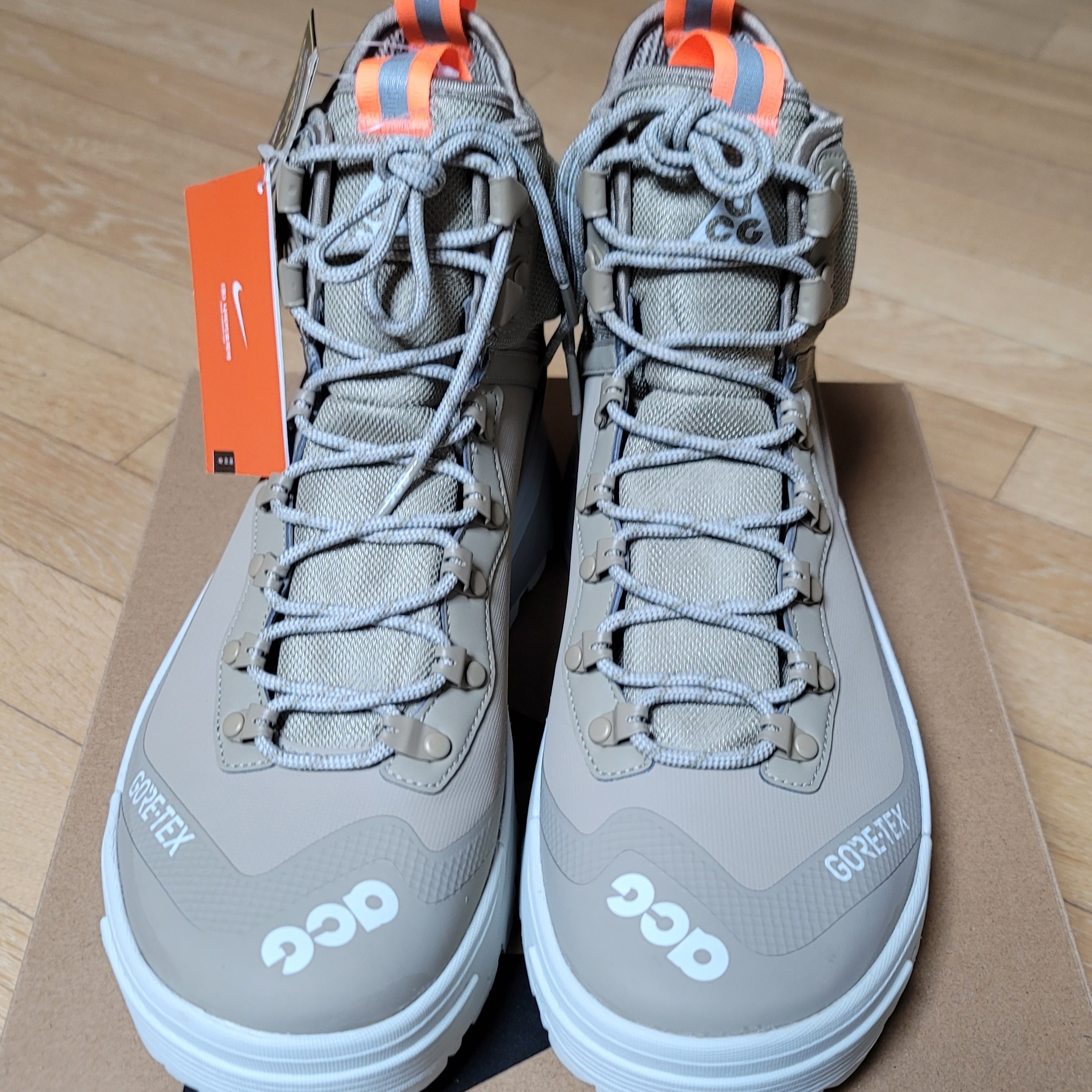 Nike ACG Air Zoom Gaiadome Gore-Tex Khaki Light Bone 착용 스타일 - 1