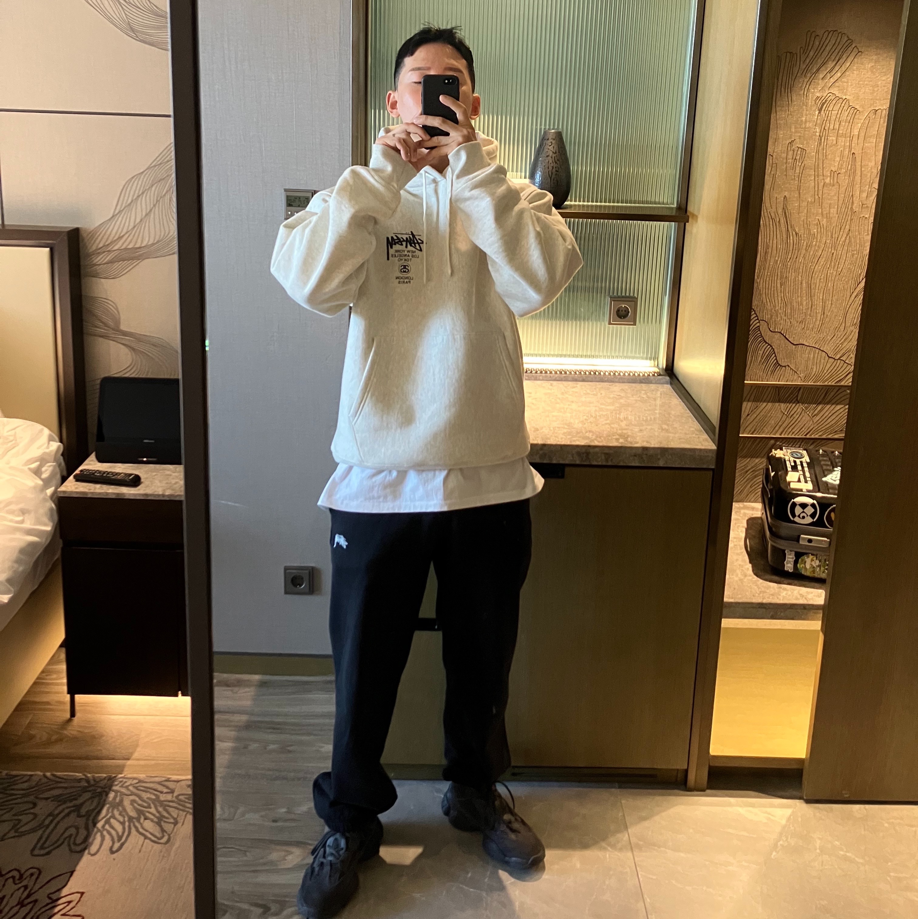 Adidas Yeezy 500 Utility Black 2018/2020 착용 스타일