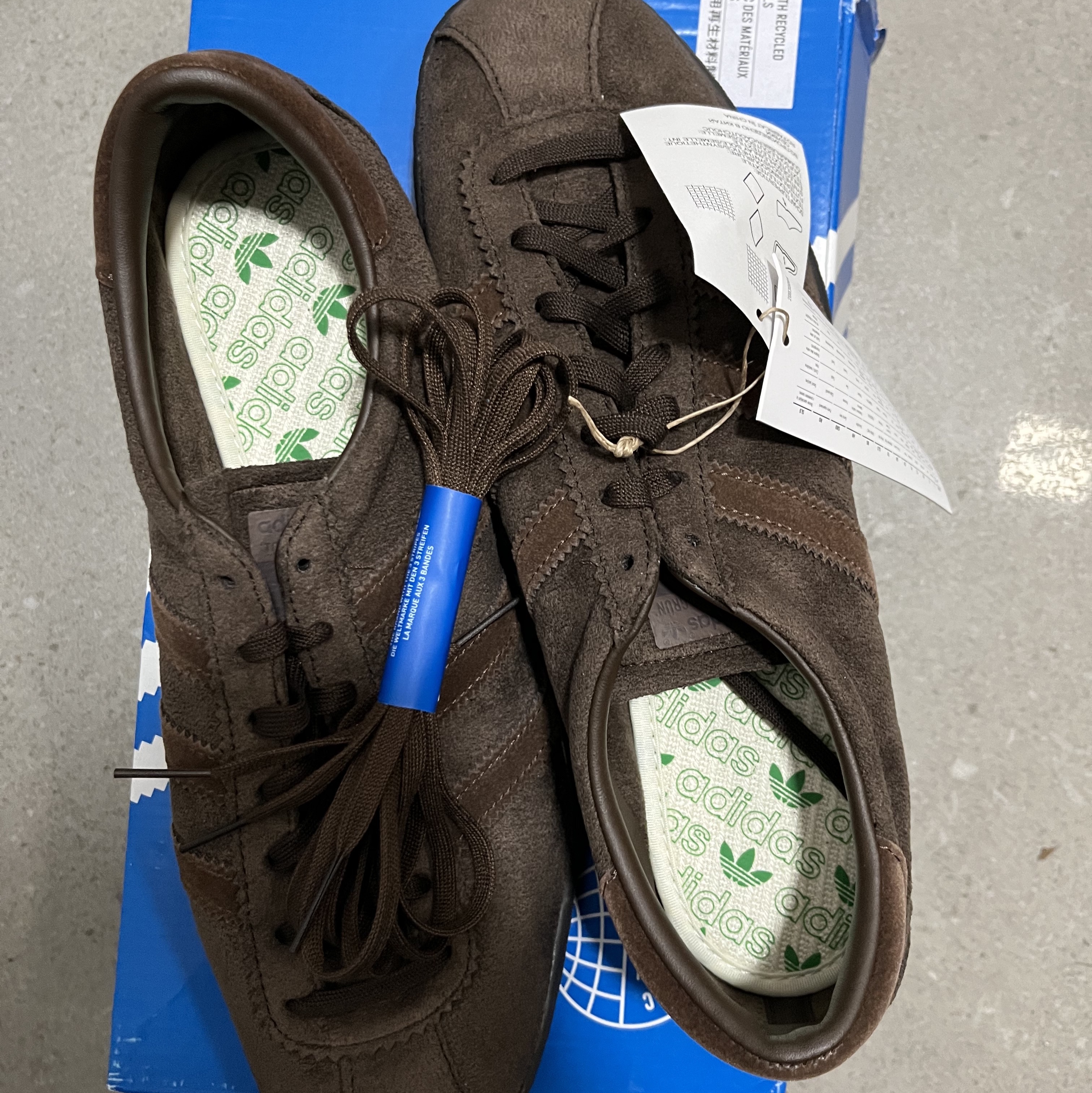 Adidas Tobacco Gruen Dark Brown 착용 스타일