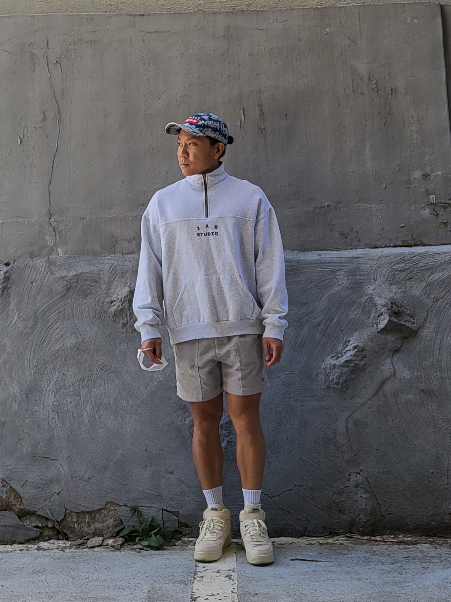 Supreme Fat Tip Jacquard Denim Camp Cap Blue - 22SS, IAB Studio Half Zip Pullover Light Gray 착용 스타일
