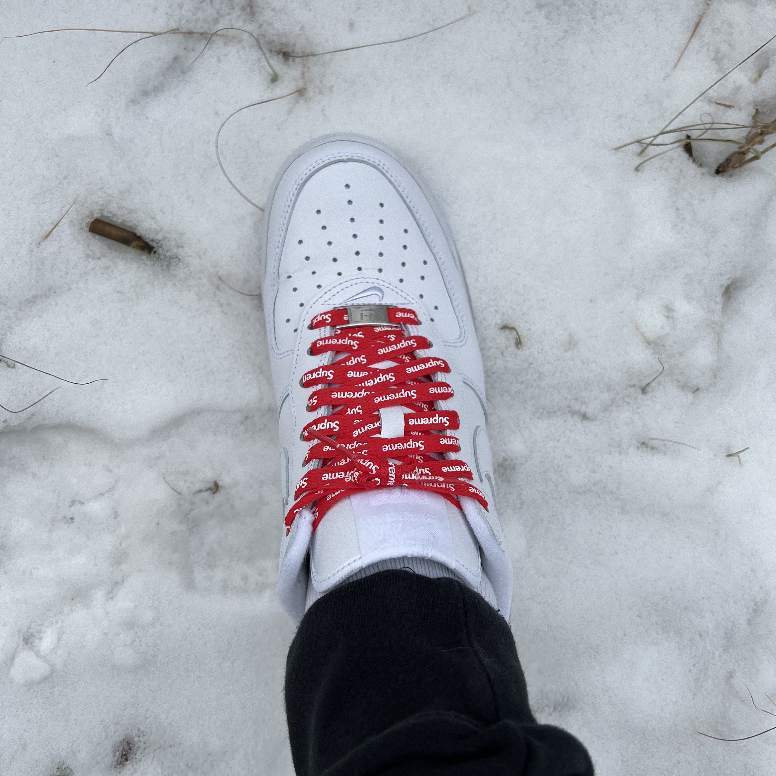 Nike x Supreme Air Force 1 Low White 착용 스타일