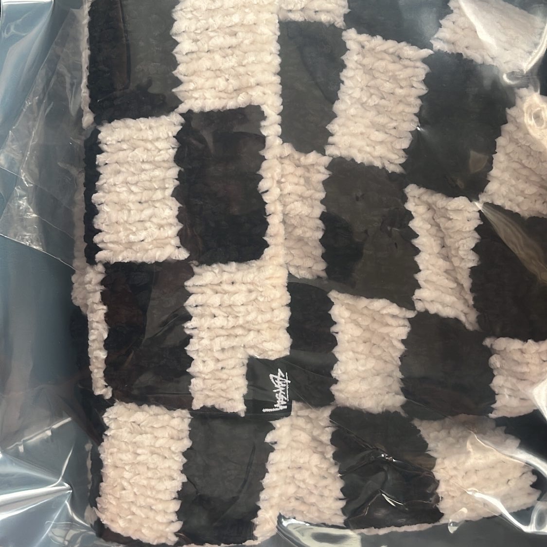 Stussy Crochet Checkered Beanie Black 착용 스타일