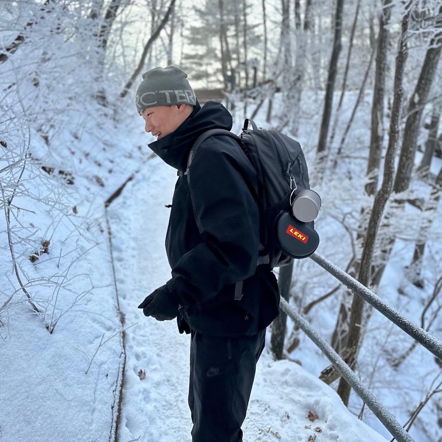 Arc'teryx Mantis 26 Backpack Black 착용 스타일 - 1