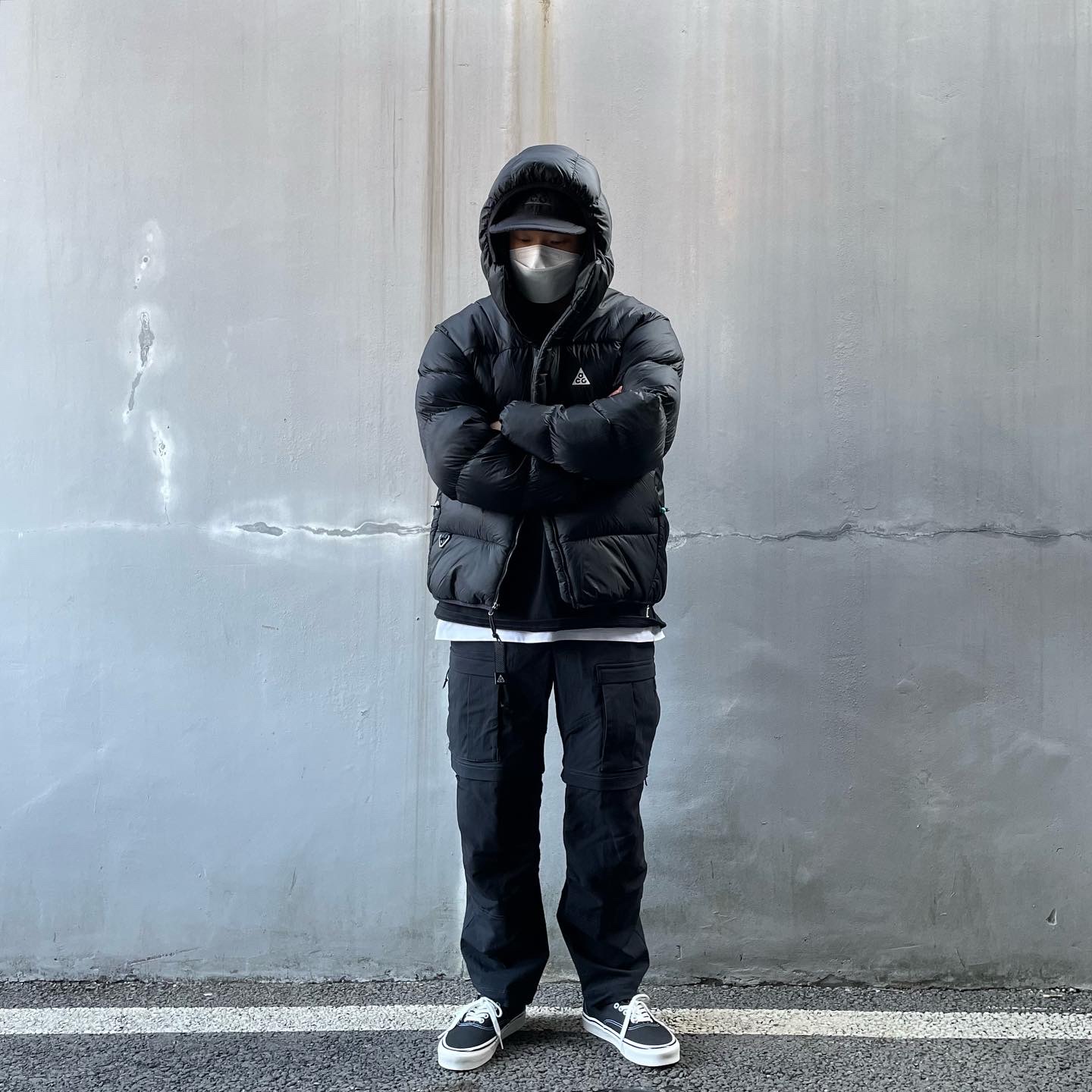 Nike ACG Therma-Fit ADV Lunar Lake Puffer Jacket Black - Asia, Nike ACG Smith Summit Cargo Pants Black Summit White - Asia 착용 스타일