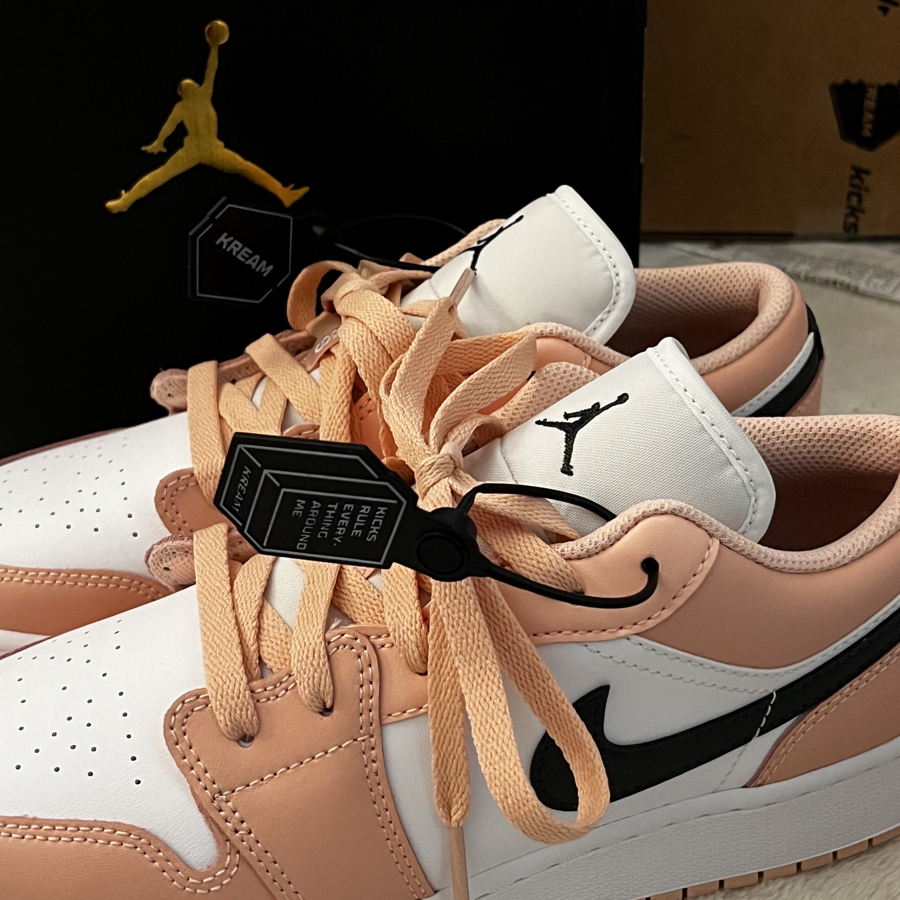 (GS) Jordan 1 Low Light Arctic Pink 착용 스타일