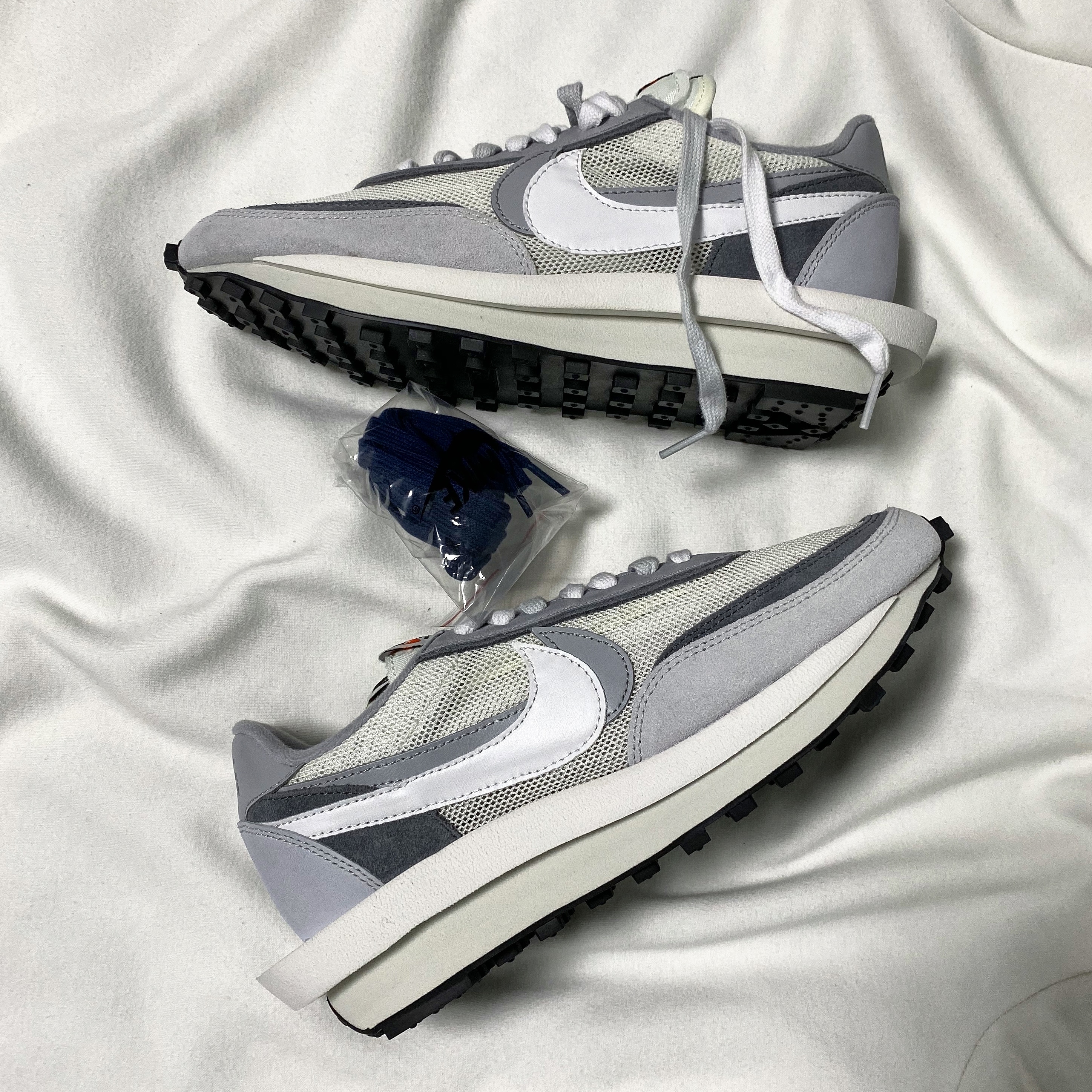 Nike x Sacai LDWaffle Summit White 착용 스타일