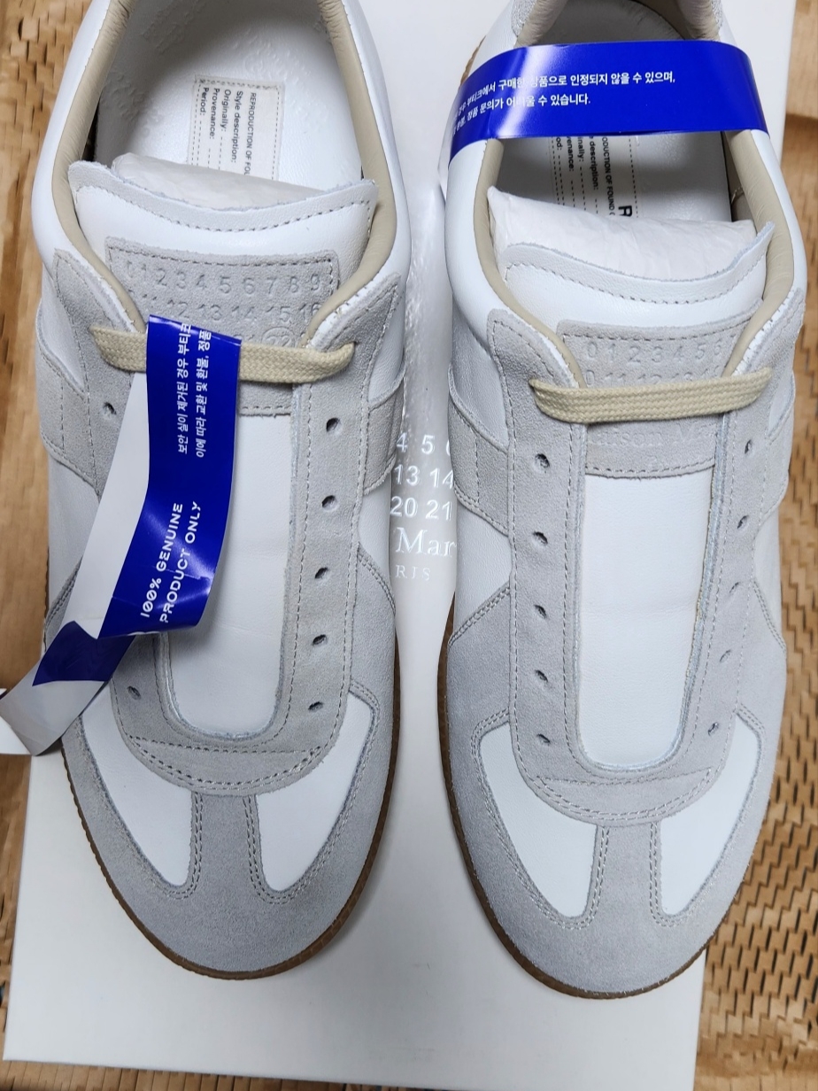 Maison Margiela Calfskin Replica Sneakers 착용 스타일
