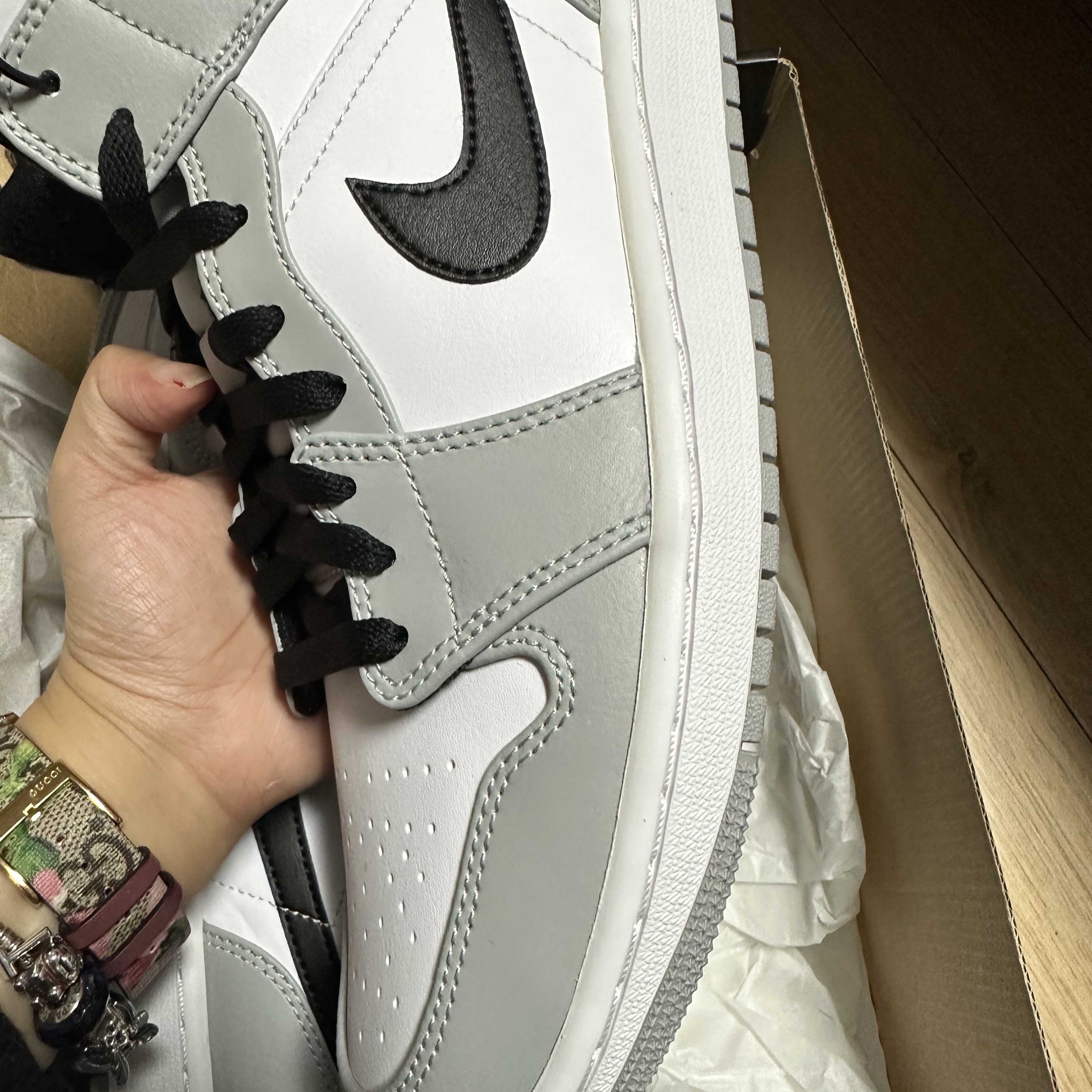 Jordan 1 Mid Light Smoke Grey 착용 스타일 - 2