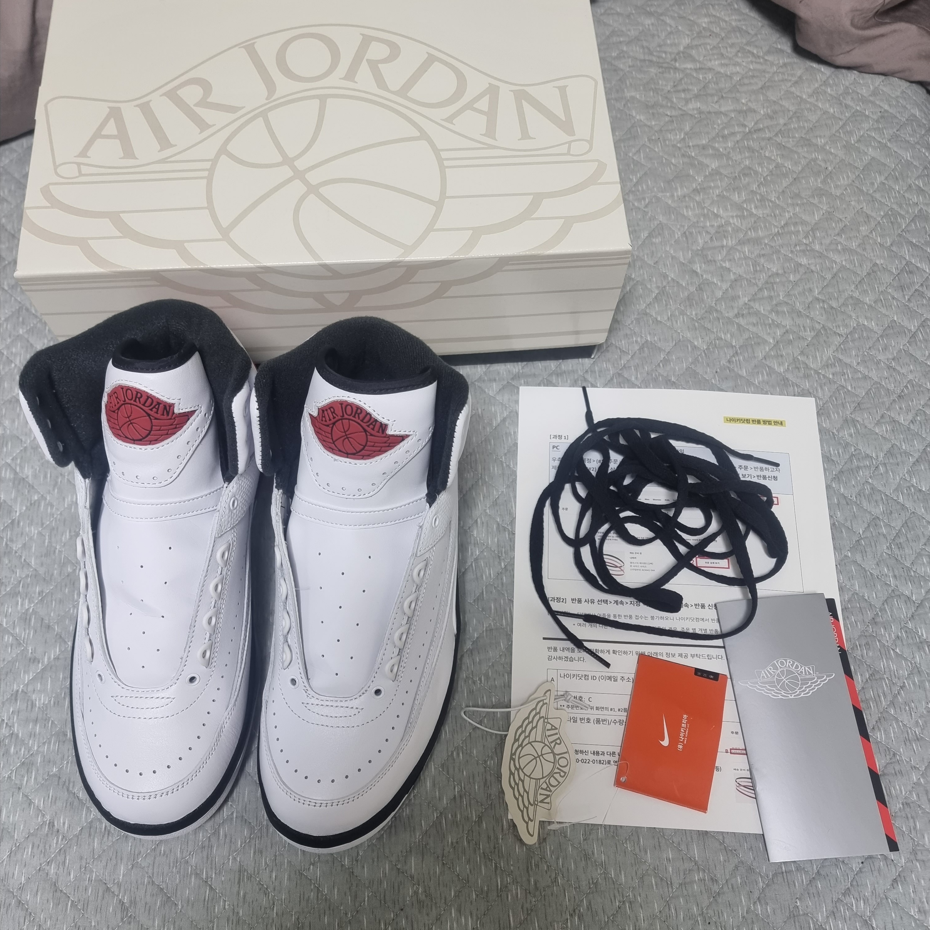 Jordan 2 Retro OG Chicago 착용 스타일 - 1