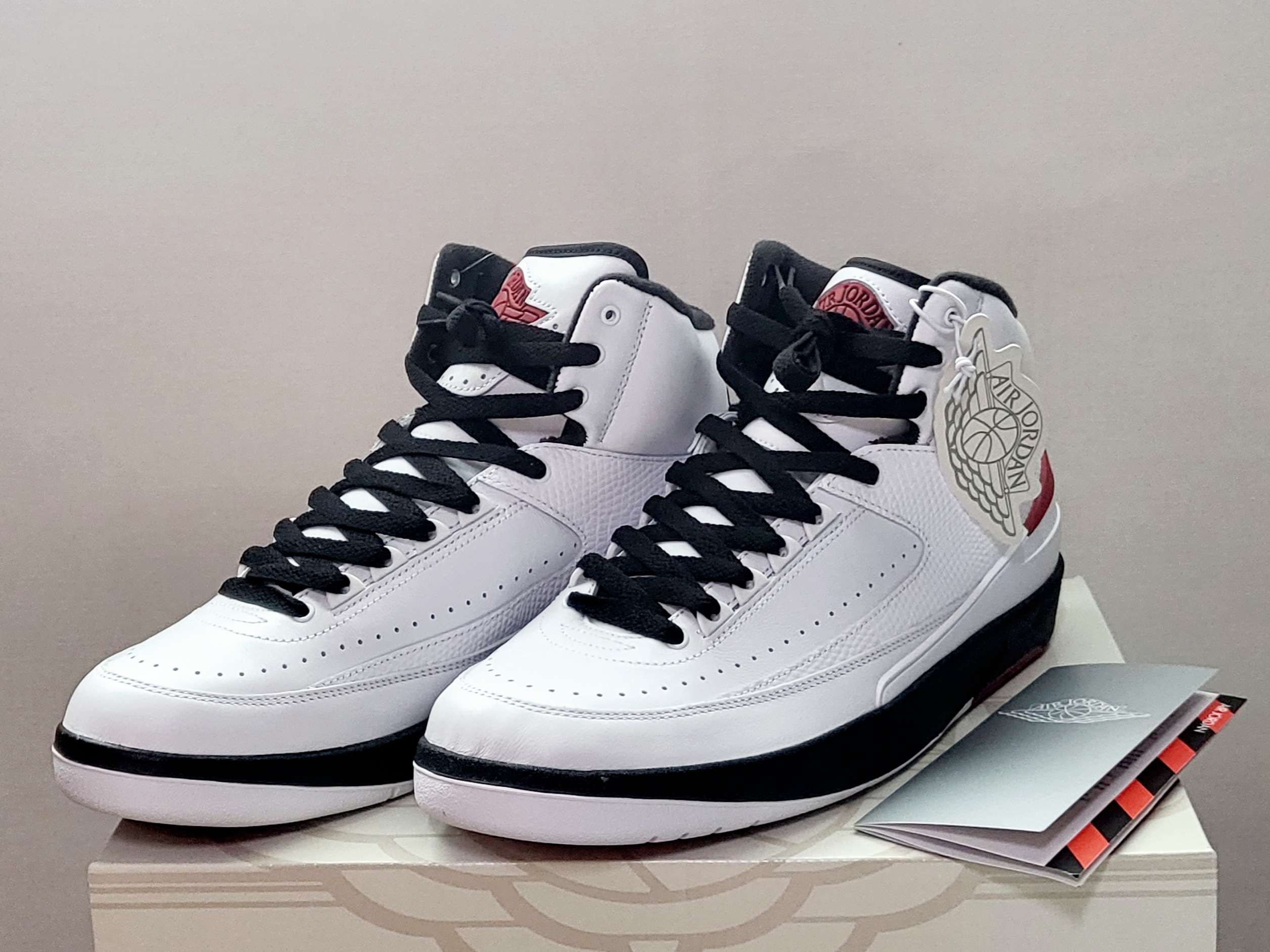 Jordan 2 Retro OG Chicago 착용 스타일