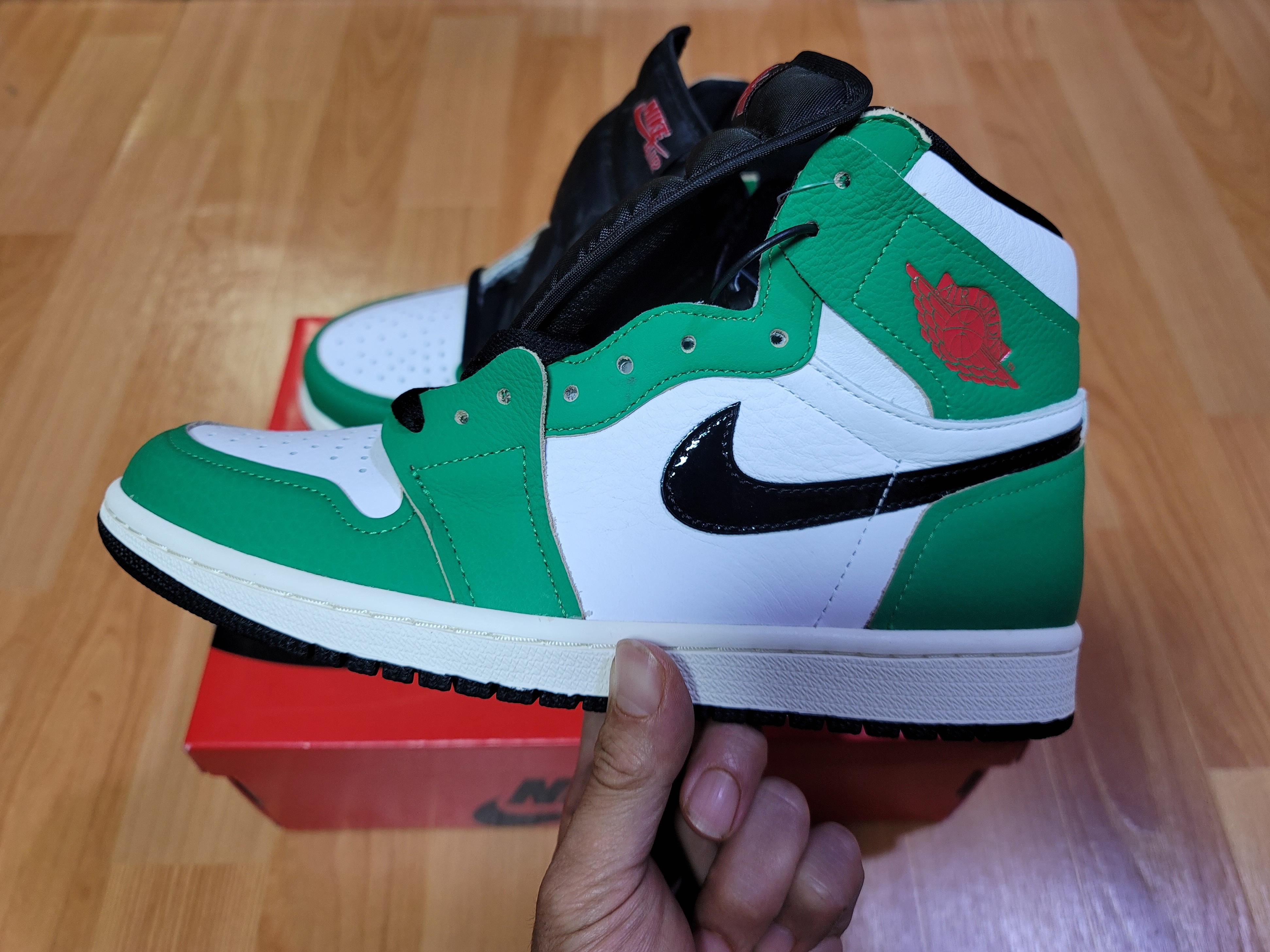 (W) Jordan 1 Retro High OG Lucky Green 착용 스타일 - 1