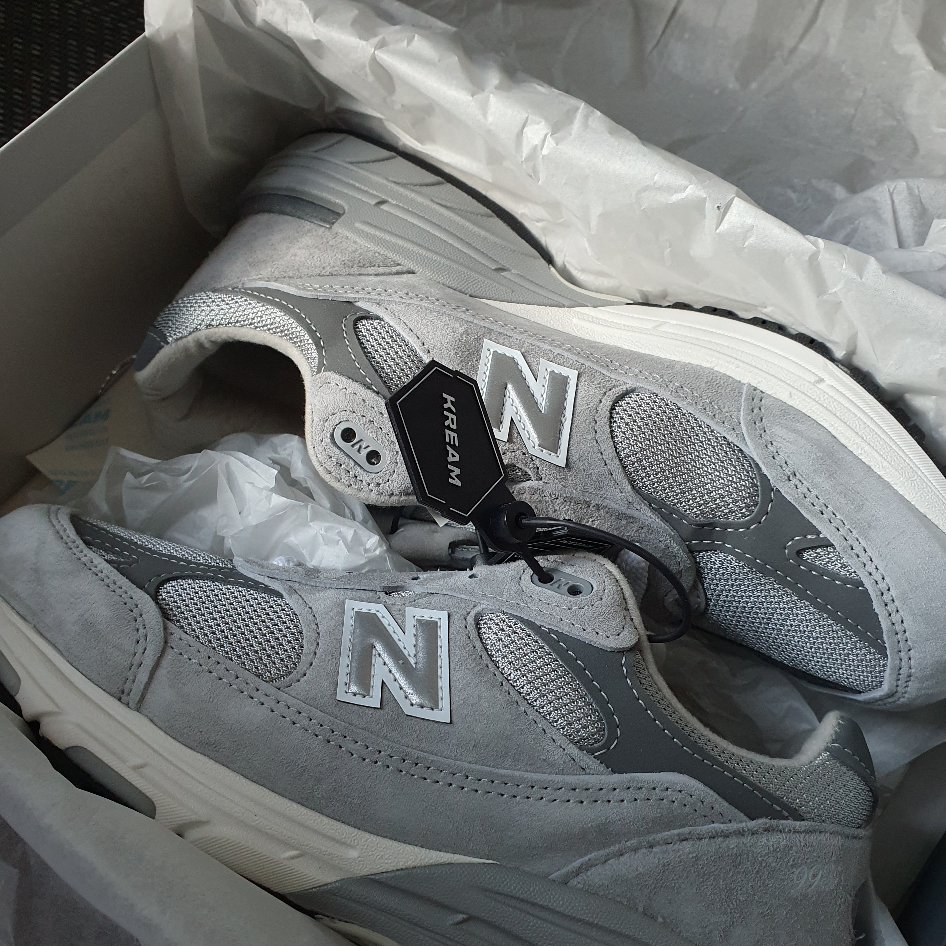 (W) New Balance 993 Made in USA Grey - B Standard 착용 스타일 - 3