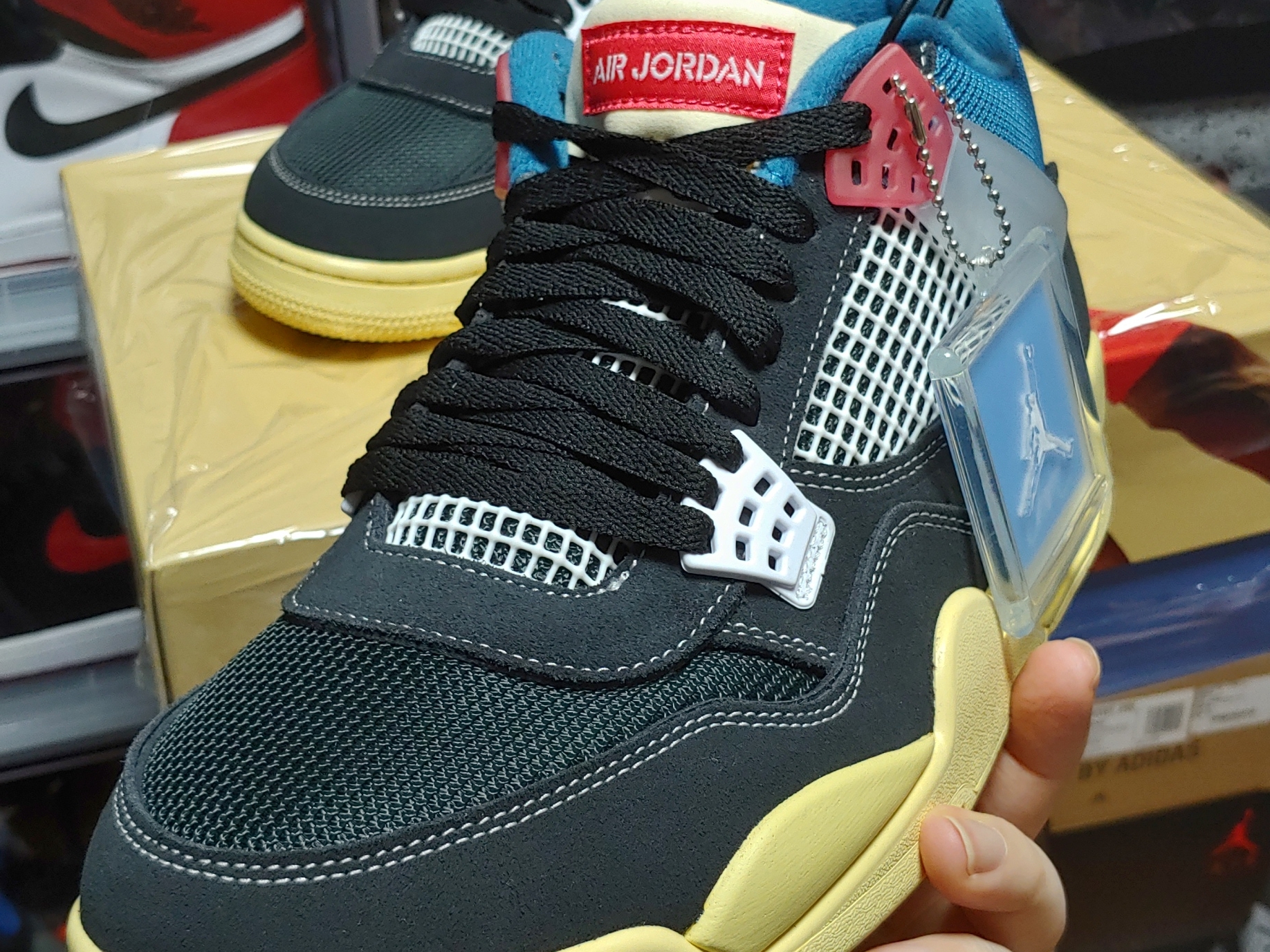Jordan 4 x Union Retro Off Noir, Jordan 1 Retro High OG Chicago 2015 착용 스타일 - 3