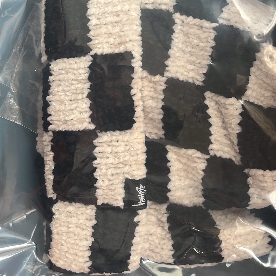 Stussy Crochet Checkered Beanie Black 착용 스타일