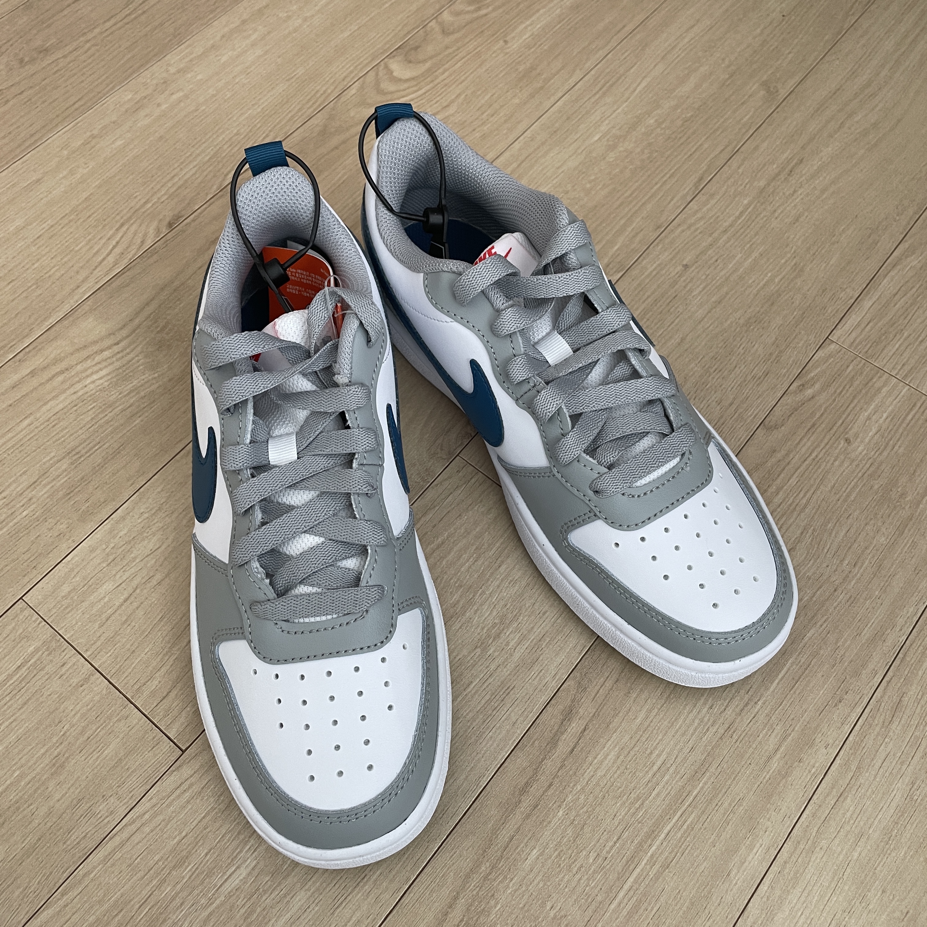 (GS) Nike Court Borough Low 2 Light Smoke Grey 착용 스타일