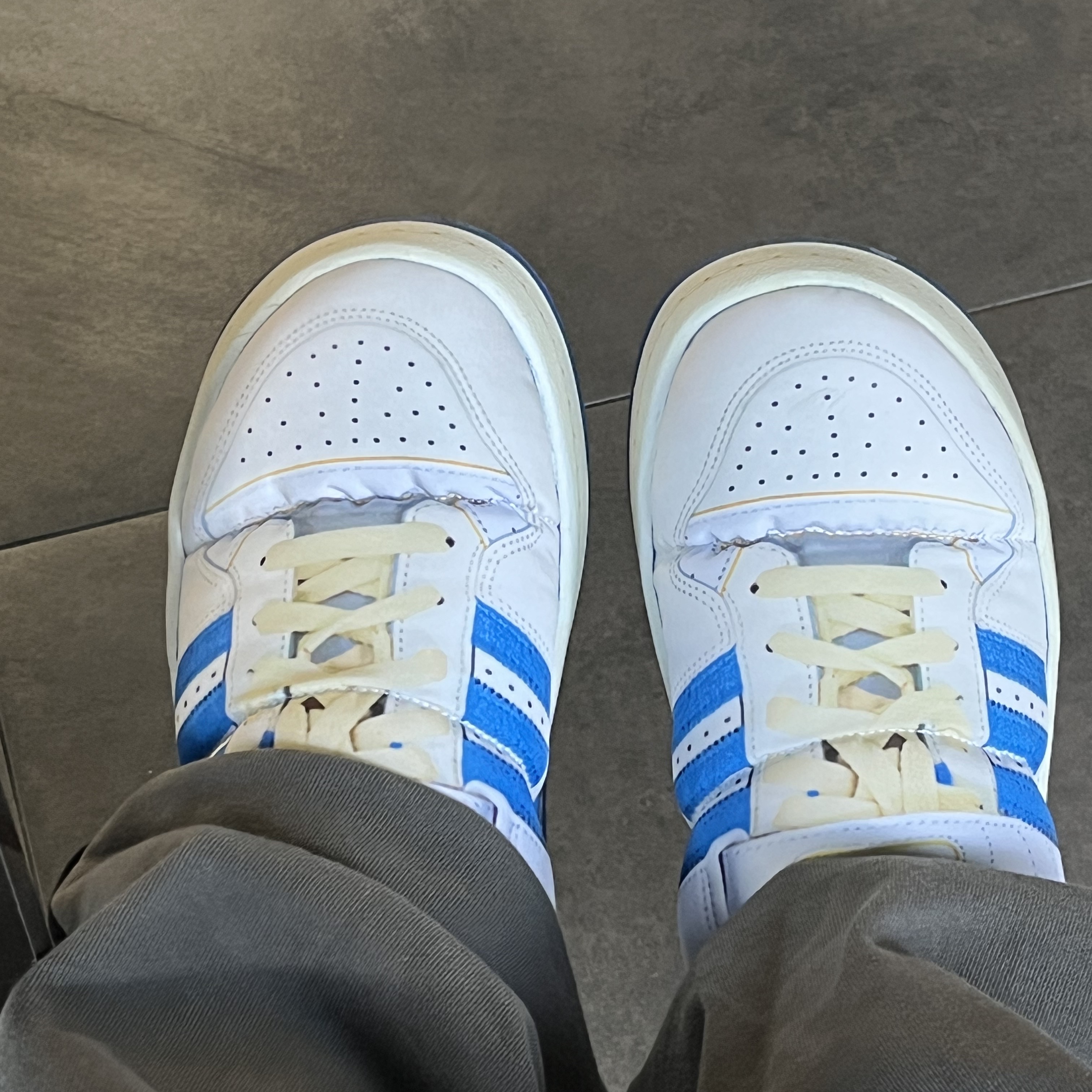 Adidas Puffylette Forum 84 Cloud White 착용 스타일