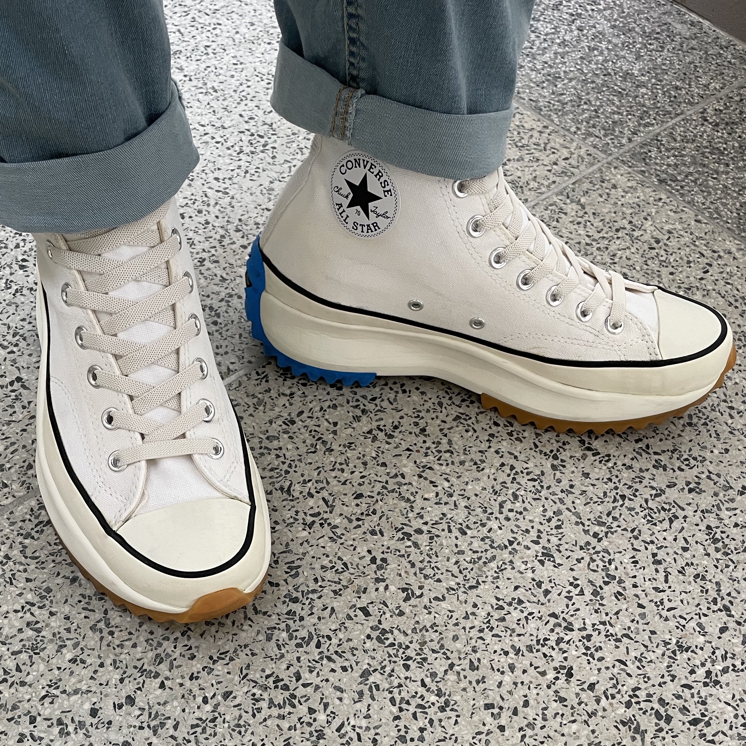 Converse x JW Anderson Run Star Hike Hi White 착용 스타일 - 2