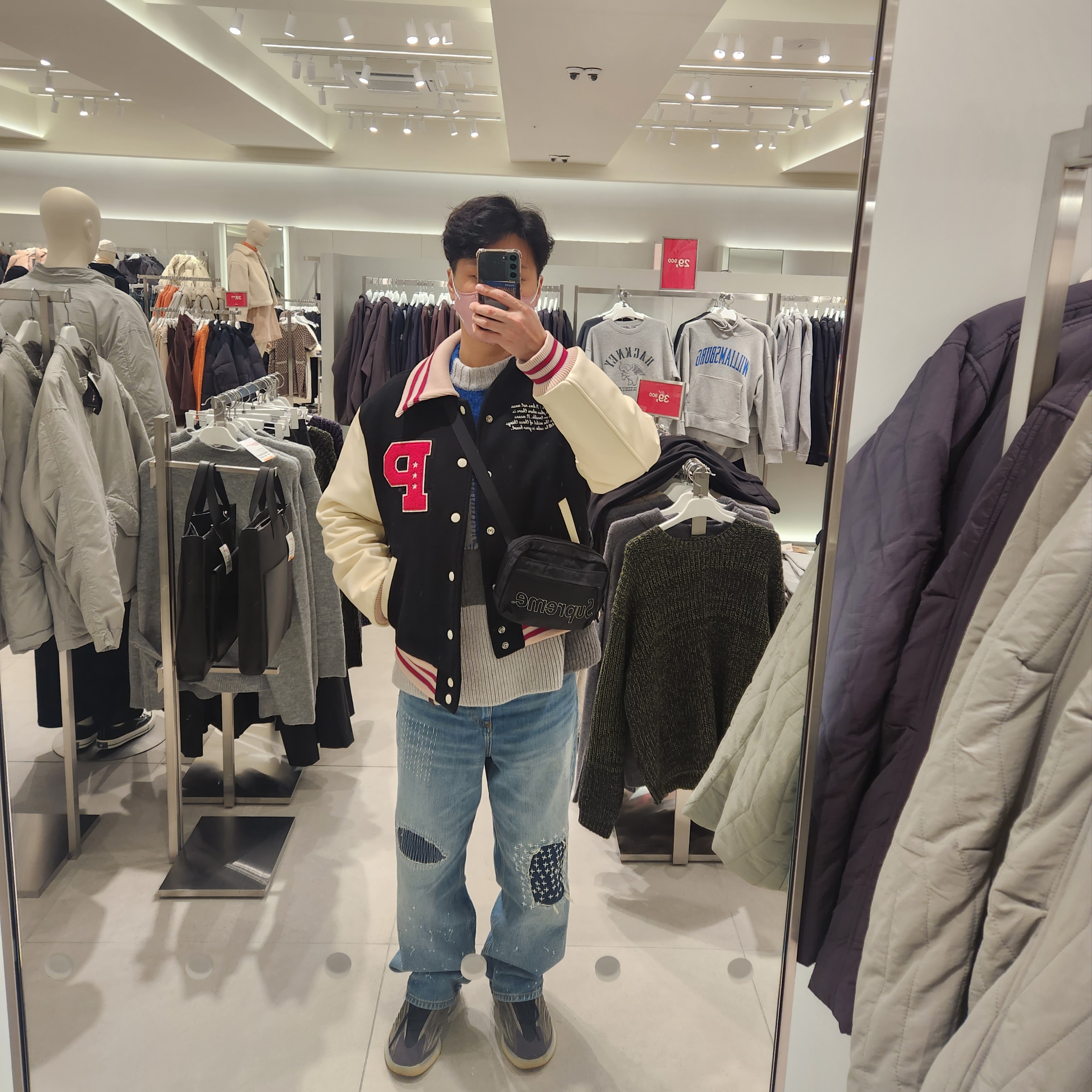 Zara x Ader Error Patchwork Jeans Blue, Peaceminusone Varsity Jacket #1 Black 착용 스타일