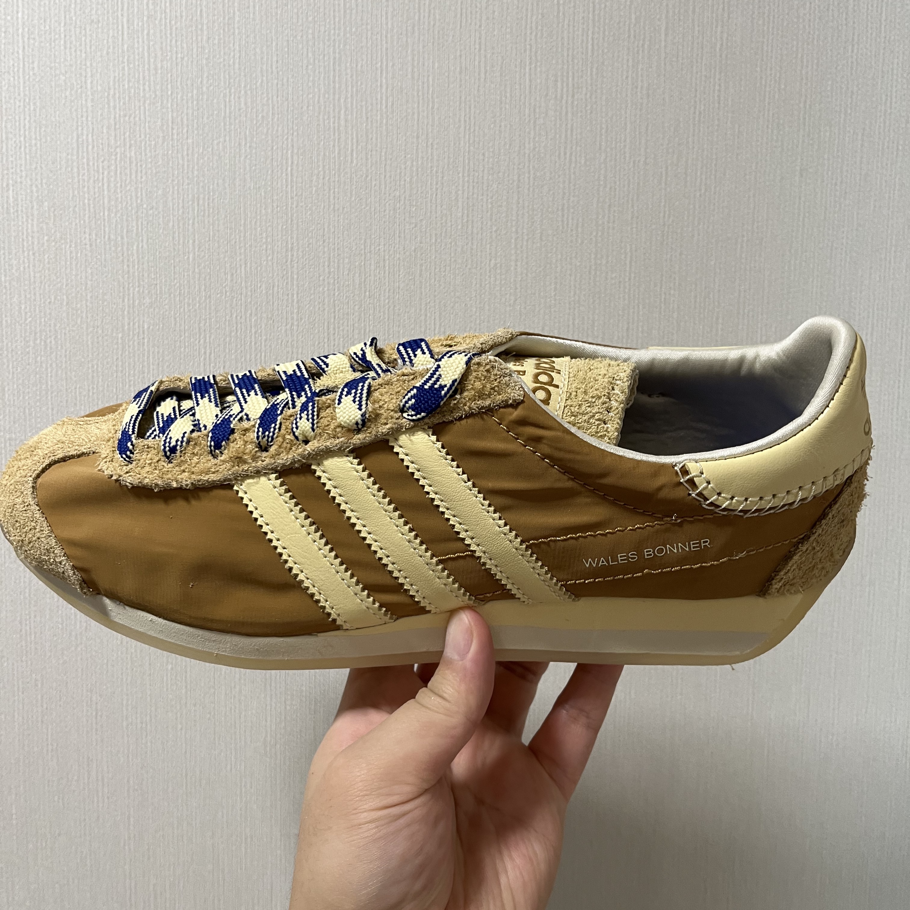 Adidas x Wales Bonner Country Mesa 착용 스타일