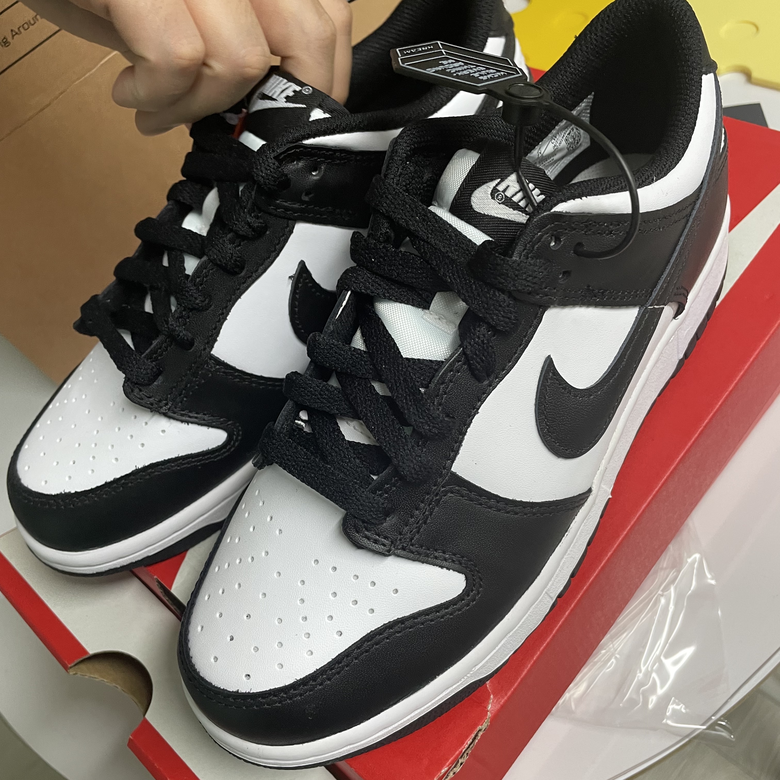 (GS) Nike Dunk Low Black 착용 스타일
