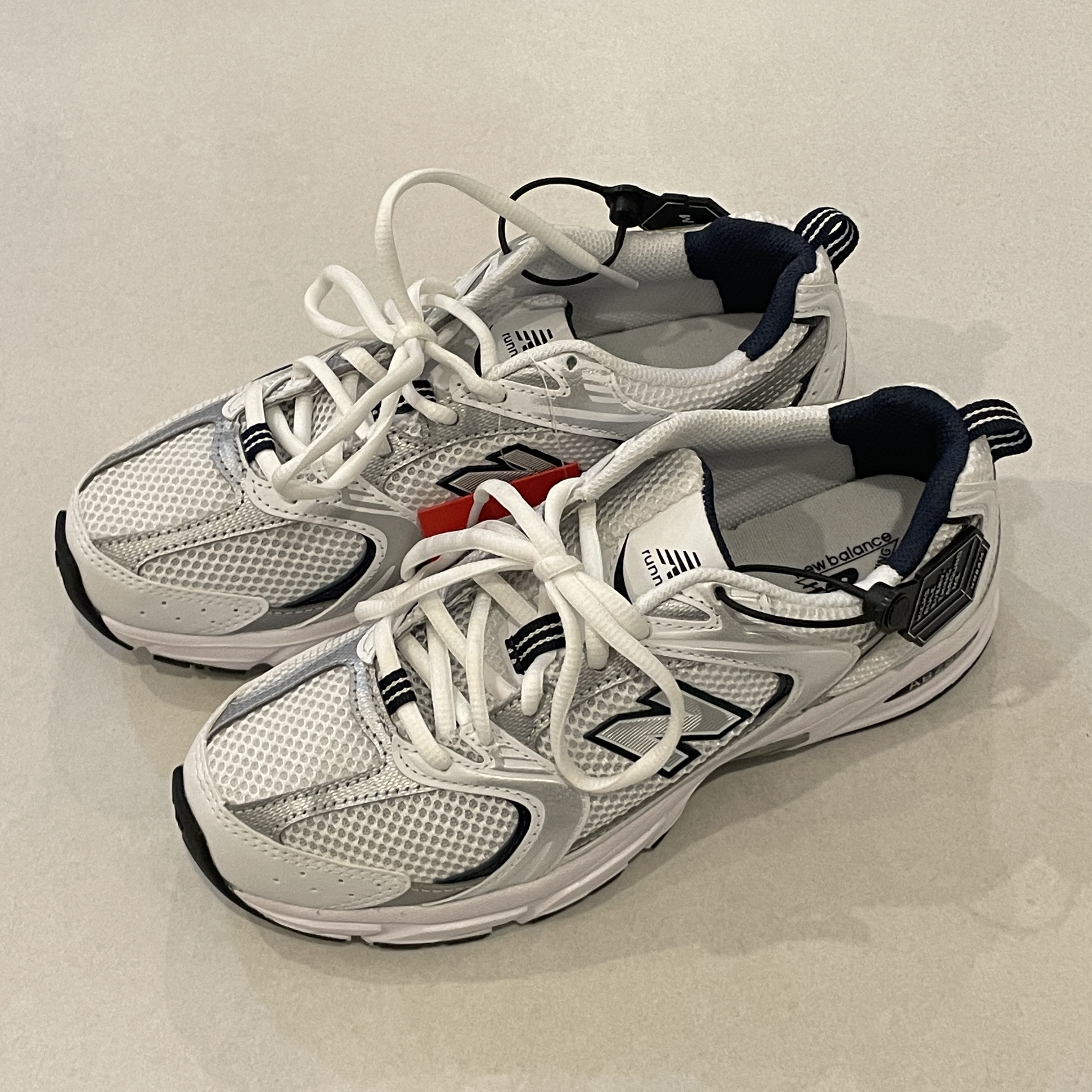 New Balance 530 White 착용 스타일 - 1