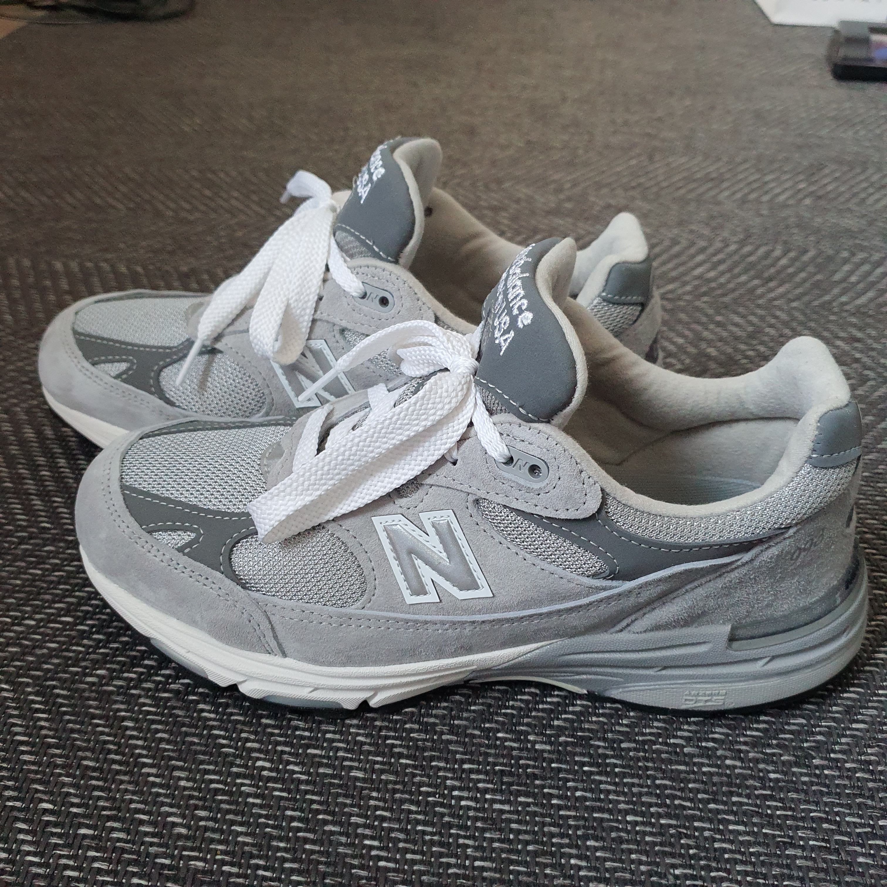 (W) New Balance 993 Made in USA Grey - B Standard 착용 스타일 - 2