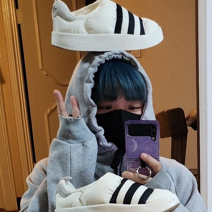 Adidas Puffylette Off White 착용 스타일 - 2