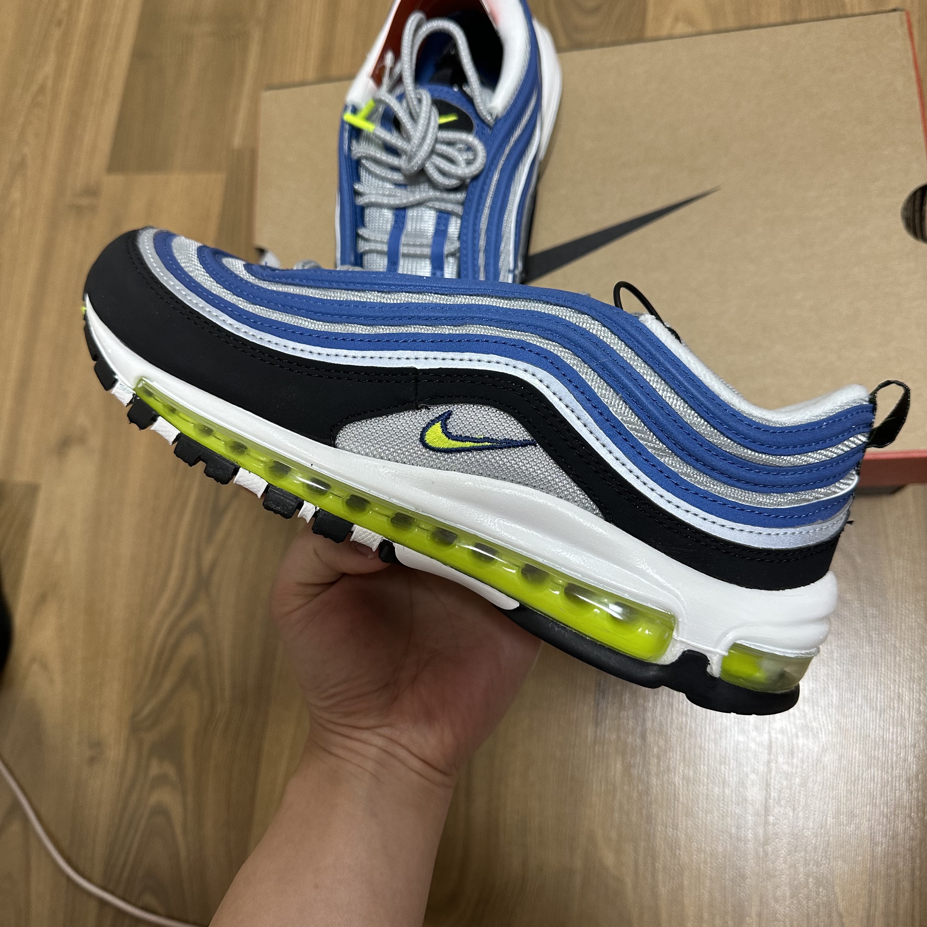 Nike Air Max 97 OG Atlantic Blue and Voltage Yellow 착용 스타일