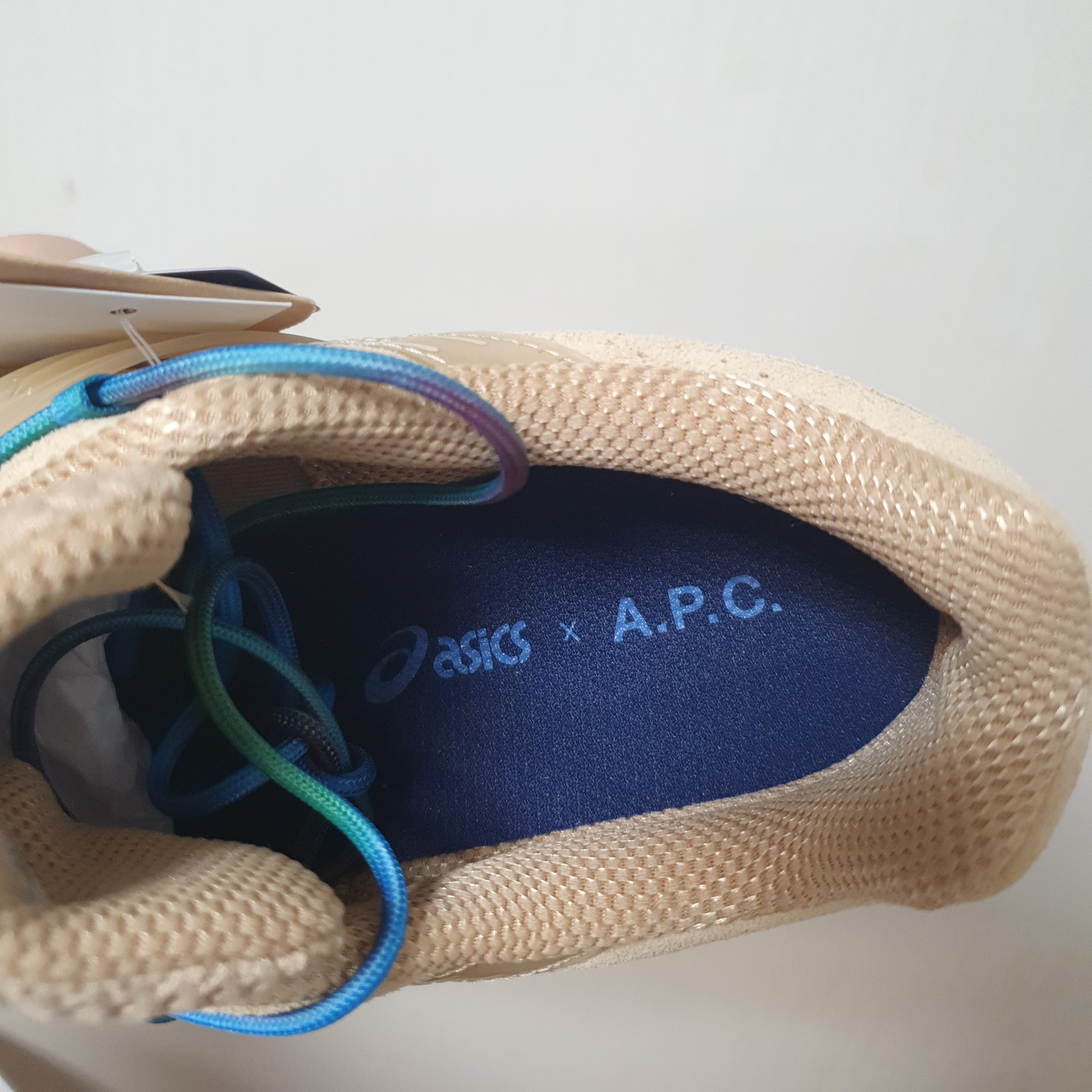 Asics x A.P.C. Gel-Sonoma 15-50 Beige 착용 스타일 - 3