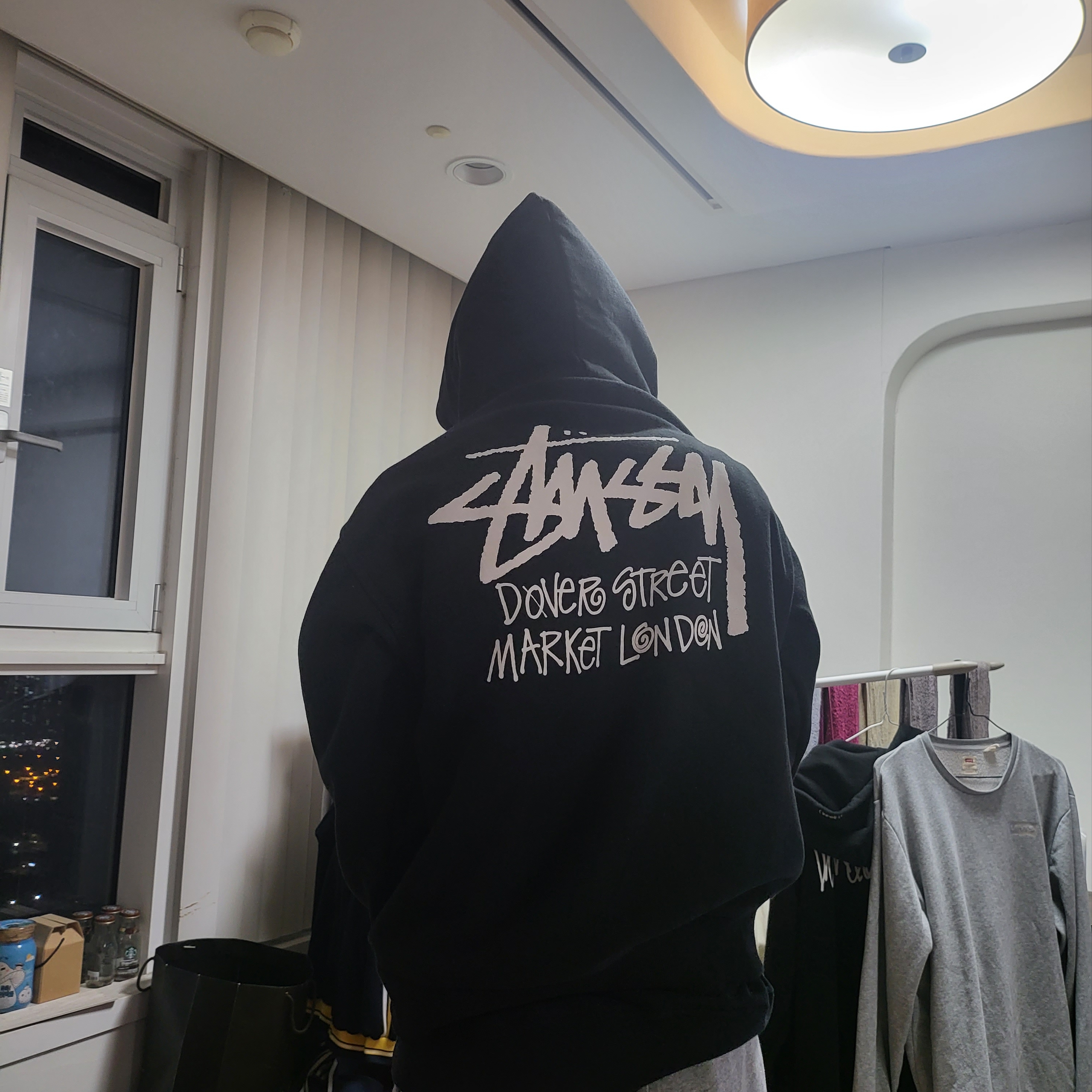 Stussy Stock DSM London Hoodie Black 2022 착용 스타일