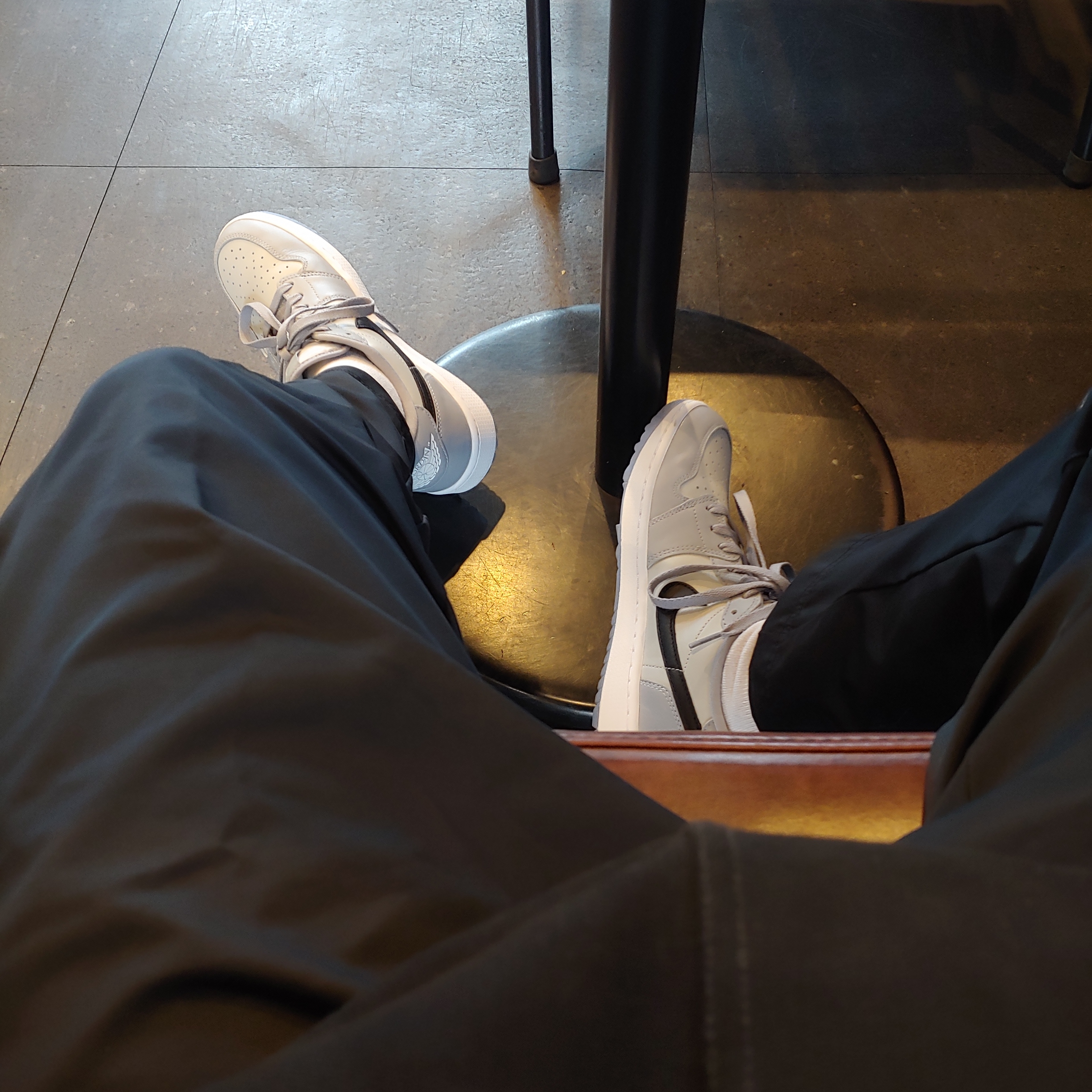 Jordan 1 Low Golf Wolf Grey 착용 스타일
