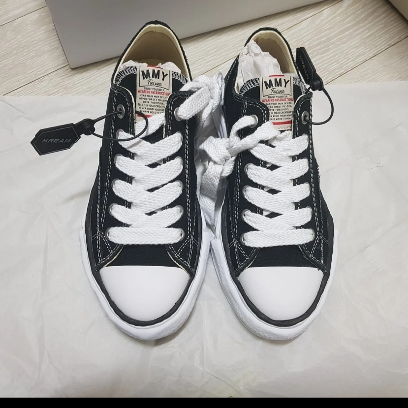 Maison Mihara Yasuhiro Peterson OG Sole Canvas Low Sneakers Black 착용 스타일