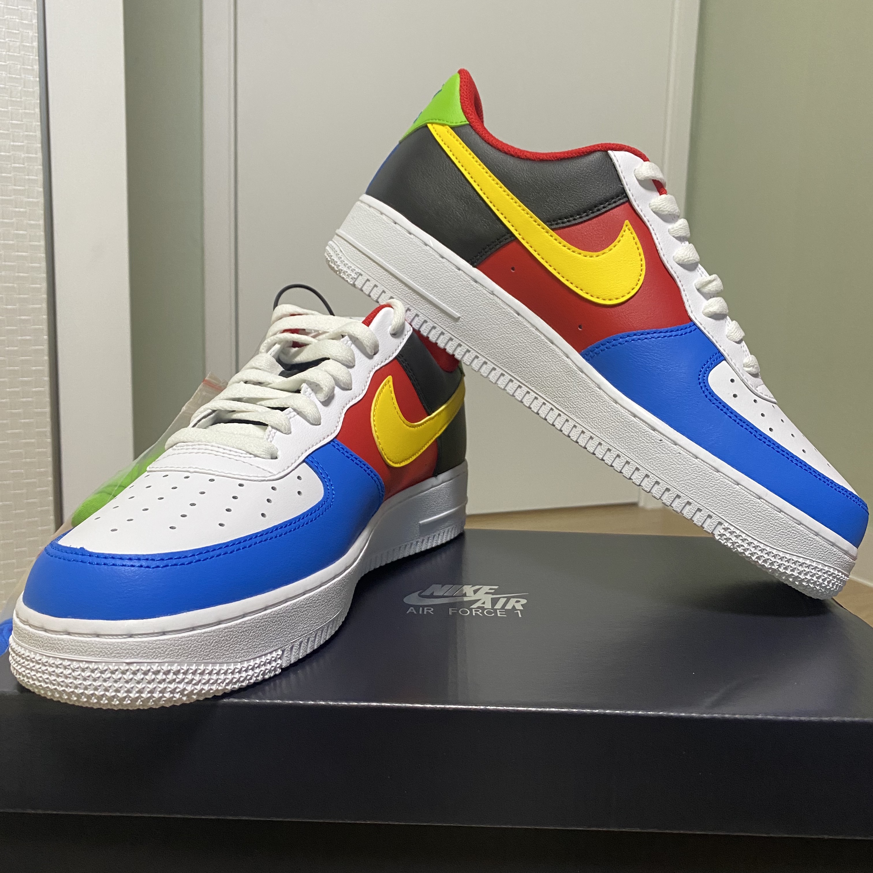 Nike x UNO Air Force 1 '07 QS White Yellow Zest 착용 스타일 - 2