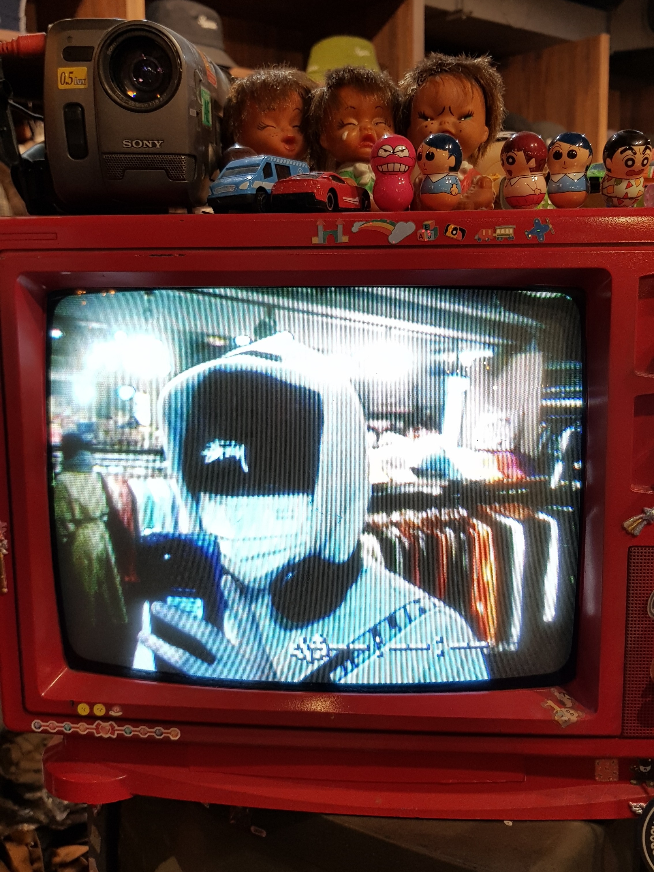 Stussy Stock Cuff Beanie Black, Off-White x Amore Pacific Protection Box (Without Cosmetics) 착용 스타일 - 2