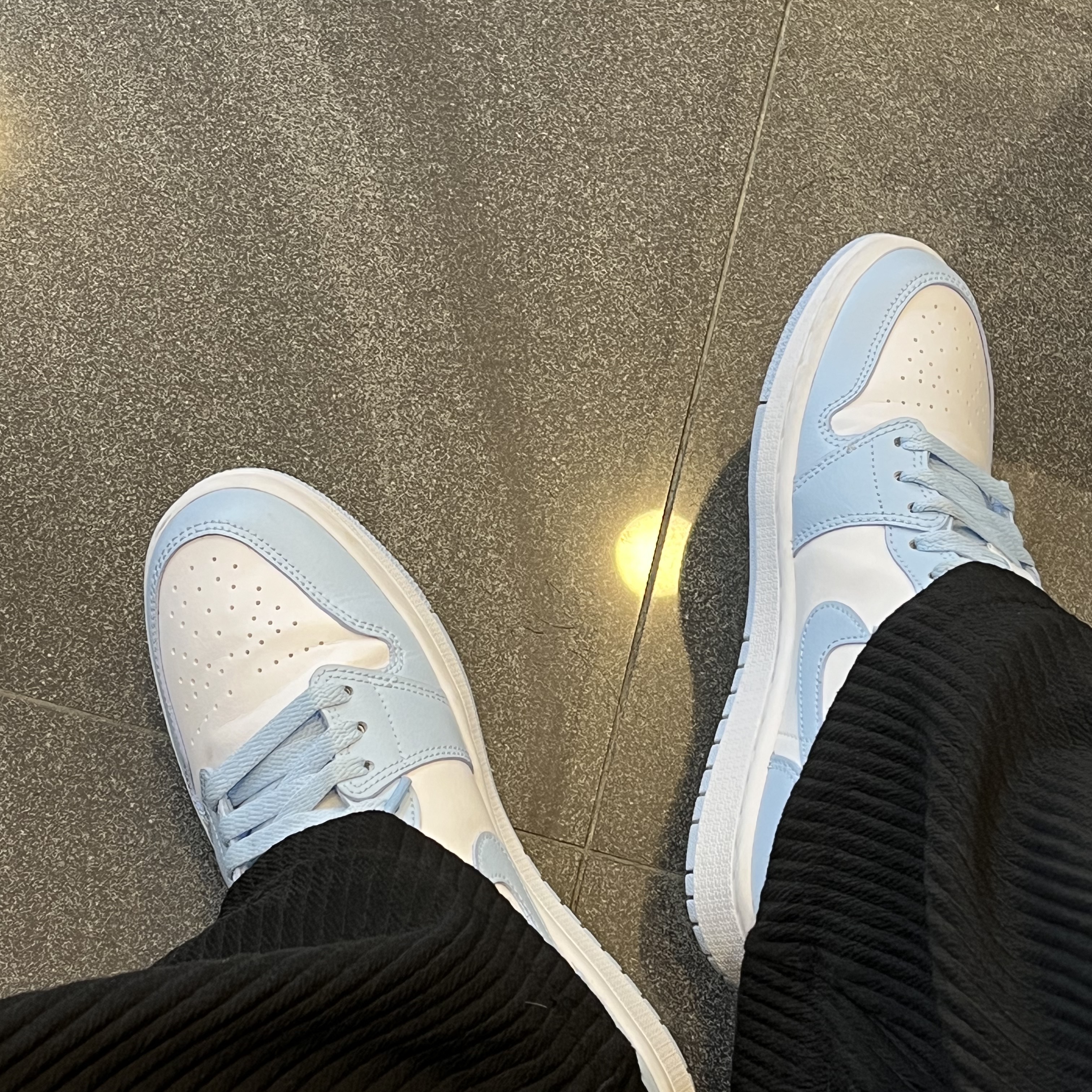 (W) Jordan 1 Low White Ice Blue 착용 스타일