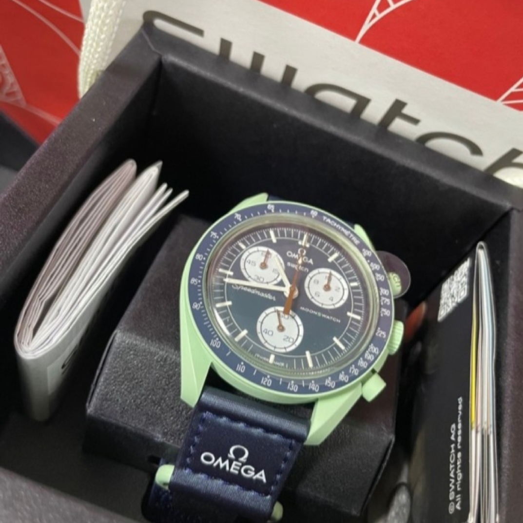 Swatch x Omega Bioceramic MoonSwatch Mission On Earth 착용 스타일