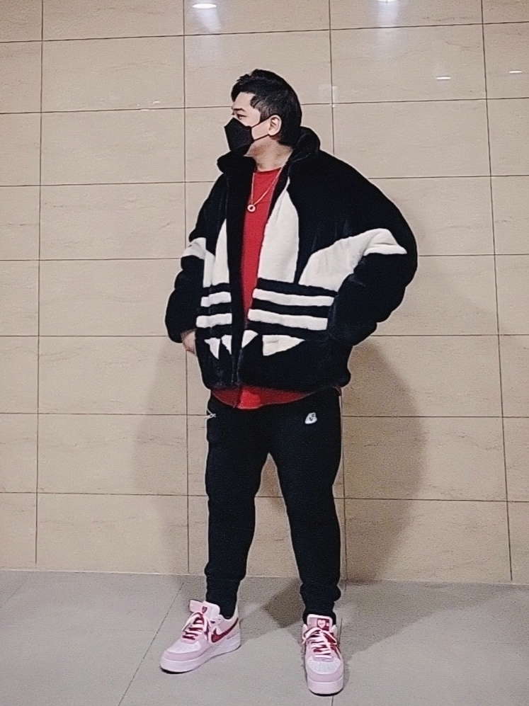 Nike Air Force 1 '07 QS Valentine's Day 착용 스타일 - 2