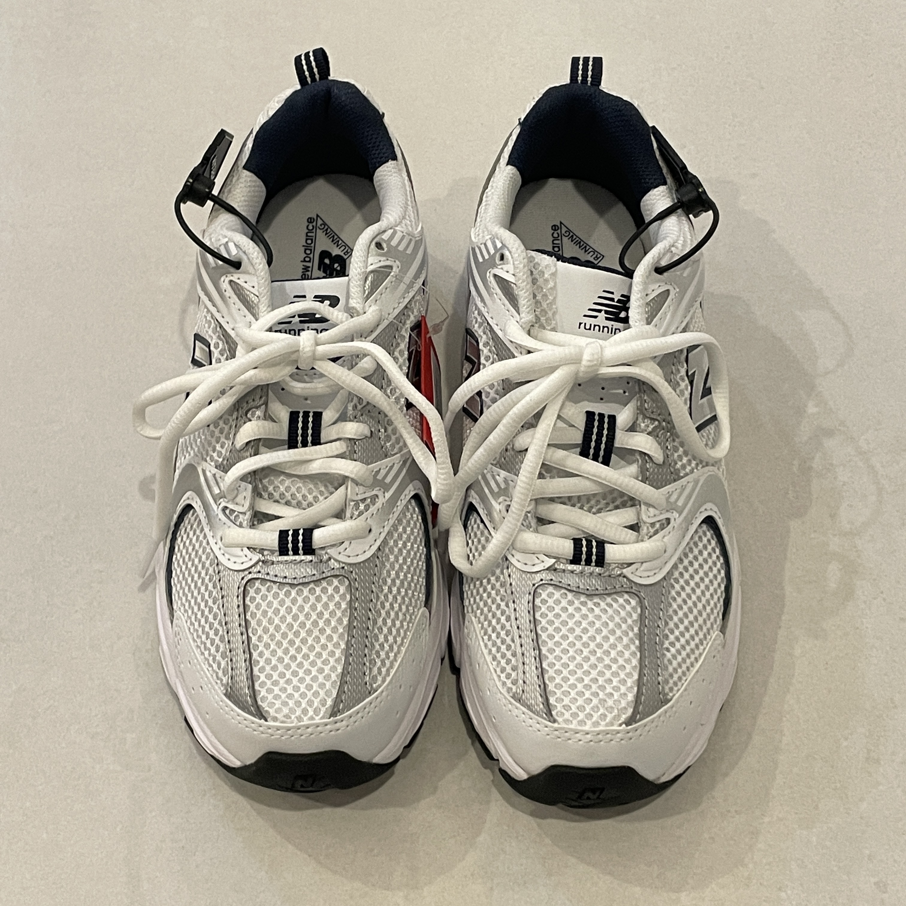 New Balance 530 White 착용 스타일 - 2