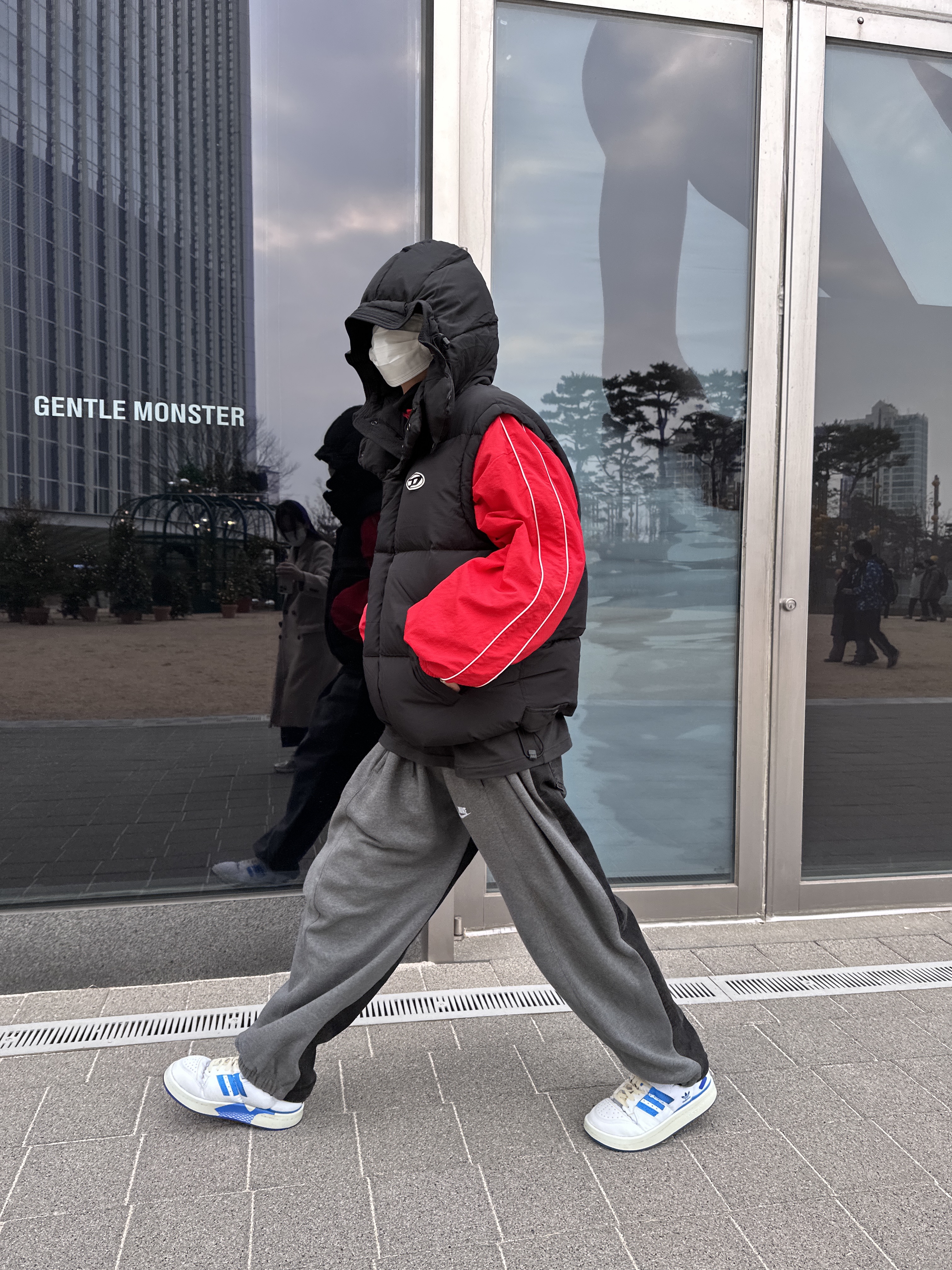 Adidas Puffylette Forum 84 Cloud White, Diesel Polygiene Viraloff Rolf Real Down Vest Black 착용 스타일 - 1