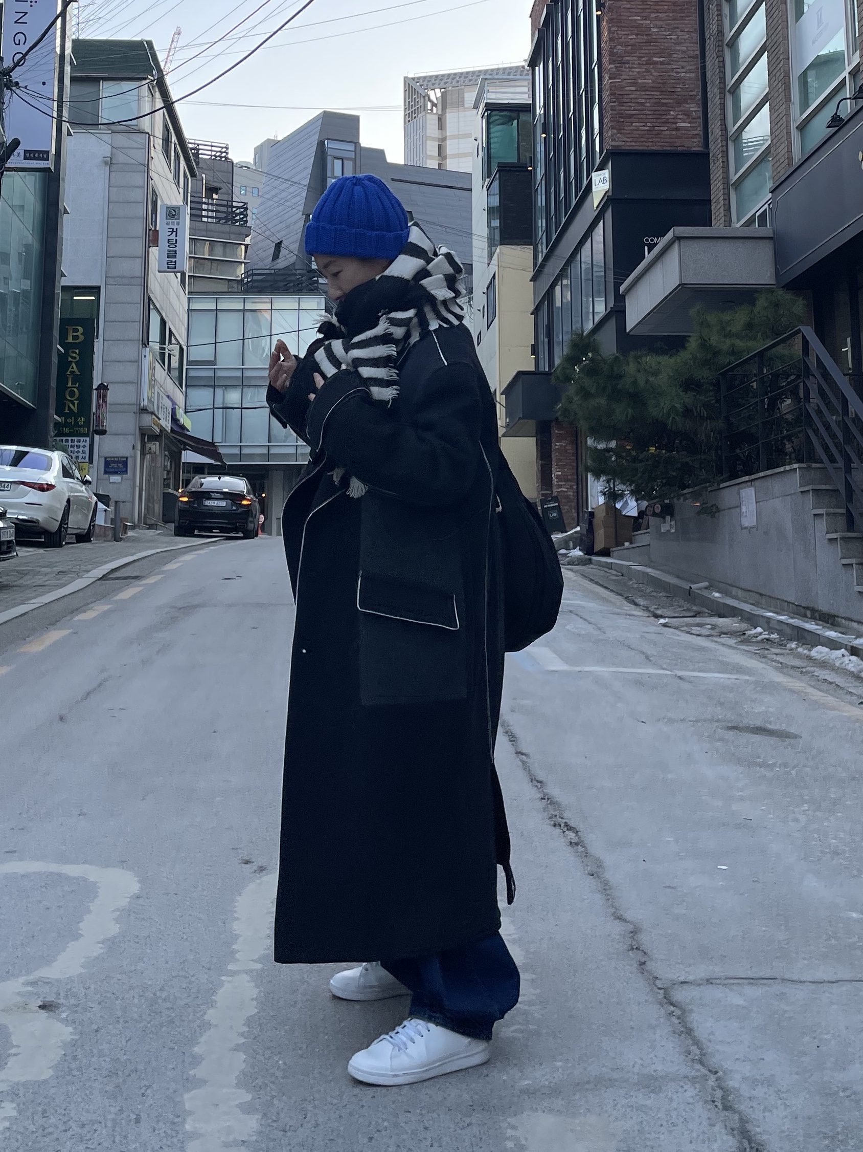 Zara x Ader Error Striped Poplin Shirt Stripe, Zara x Ader Error Wide Leg Jeans Blue 착용 스타일 - 3