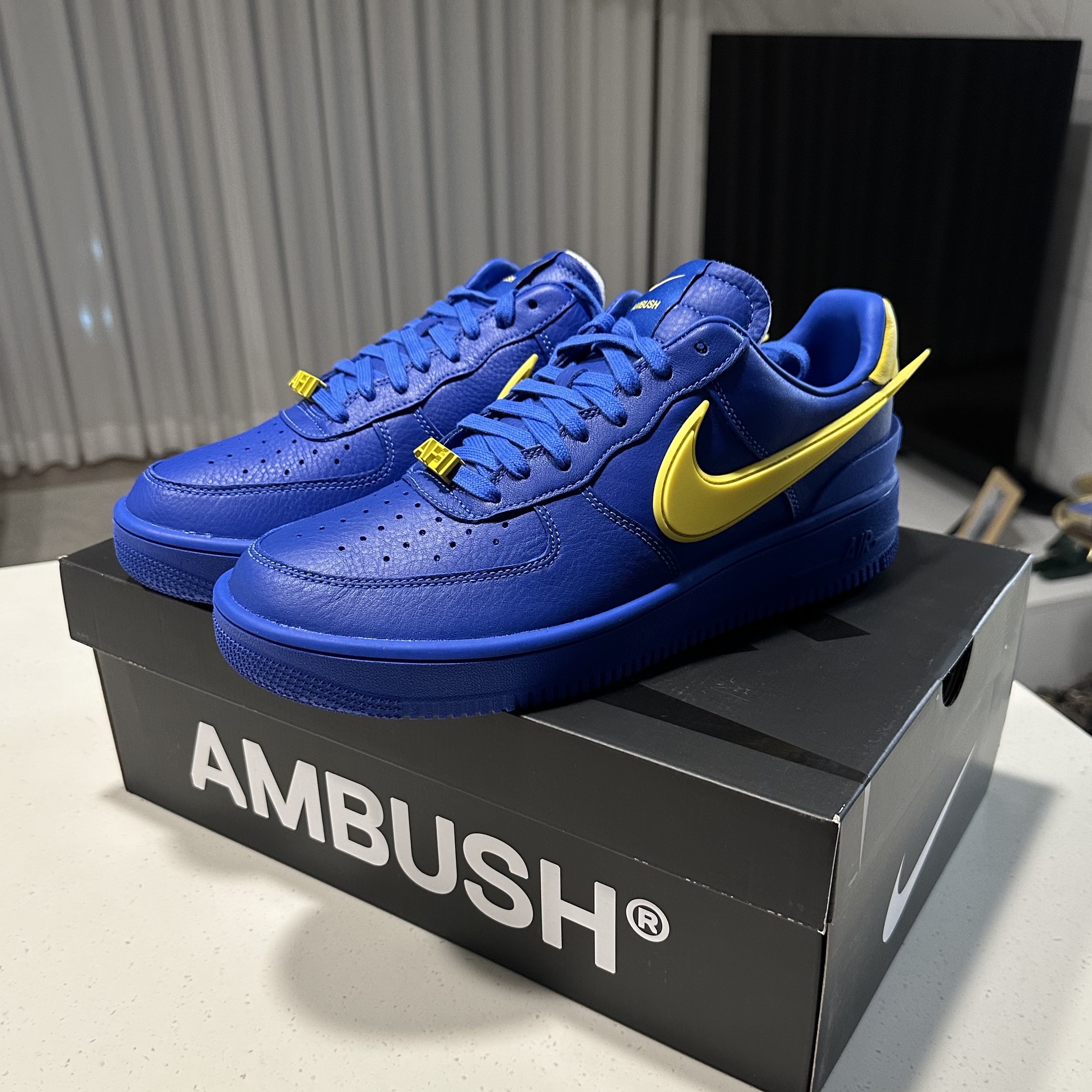 Nike x Ambush Air Force 1 Low SP Game Royal and Vivid Sulfur 착용 스타일