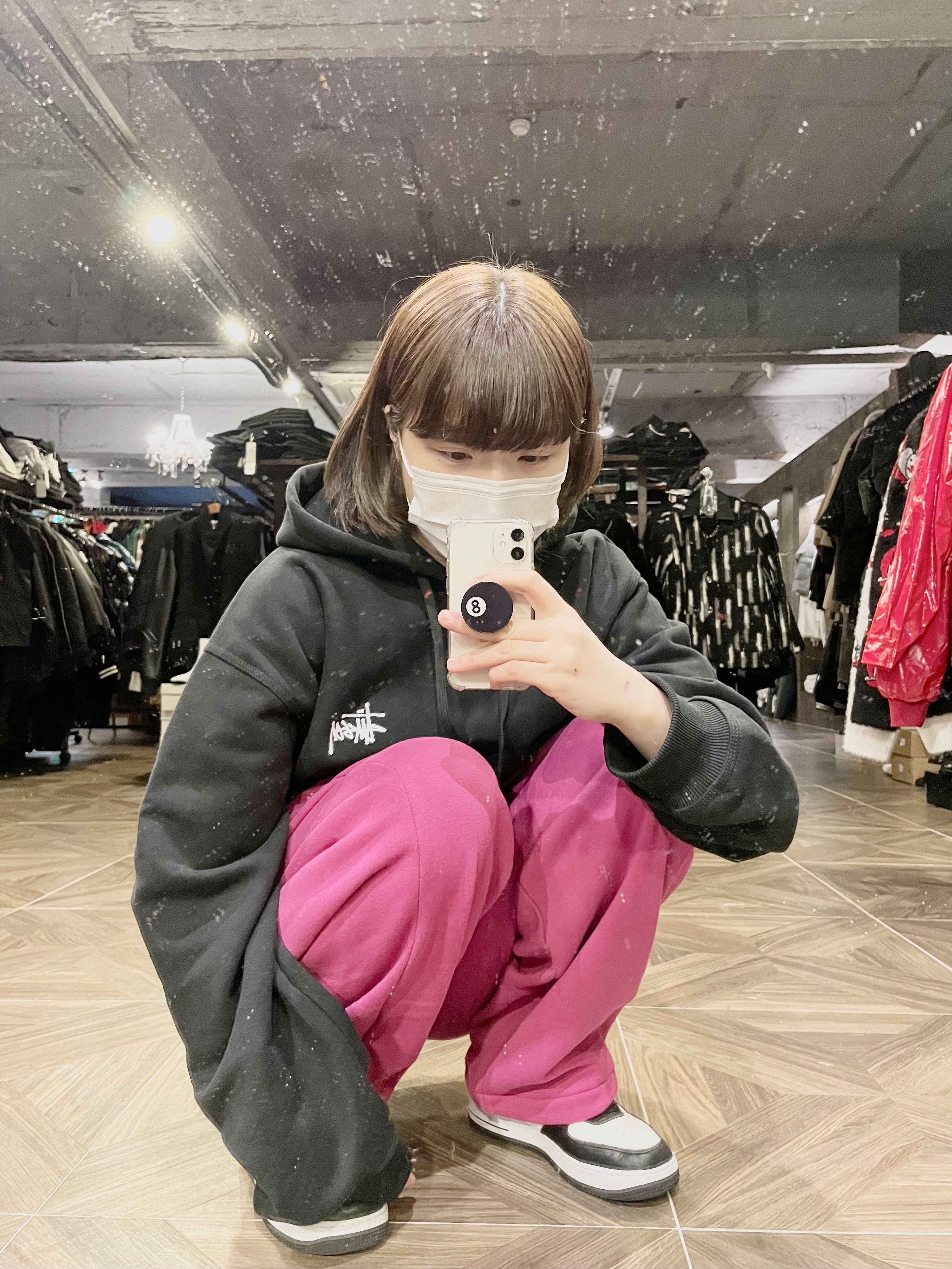 Stussy Basic Stussy Hoodie Black 2022, Nike x Stussy Air Force 1 '07 Mid SP Black and Light Bone 착용 스타일