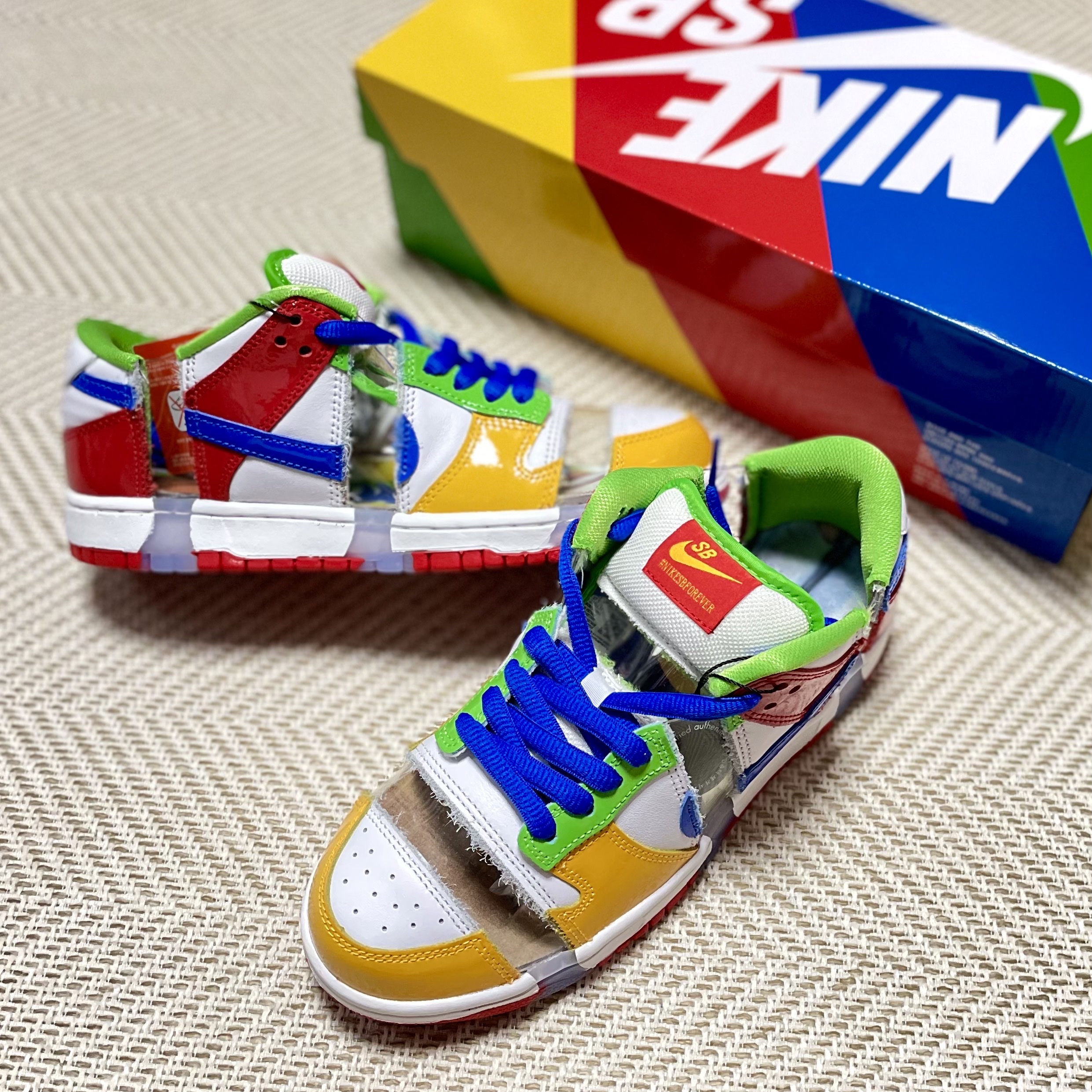 Nike SB Dunk Low Sandy 착용 스타일