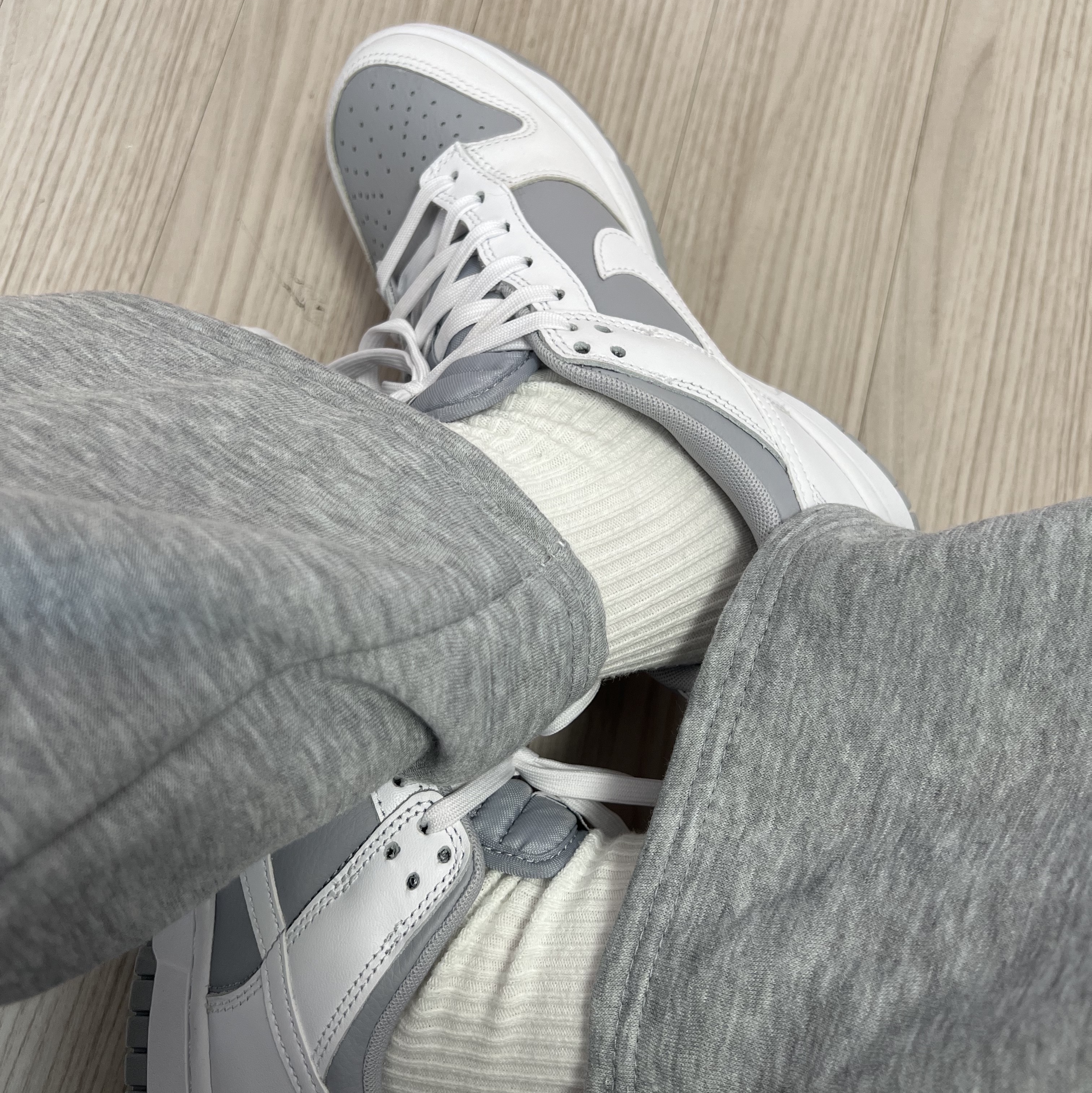 Nike Dunk Low Retro White Neutral Grey 착용 스타일
