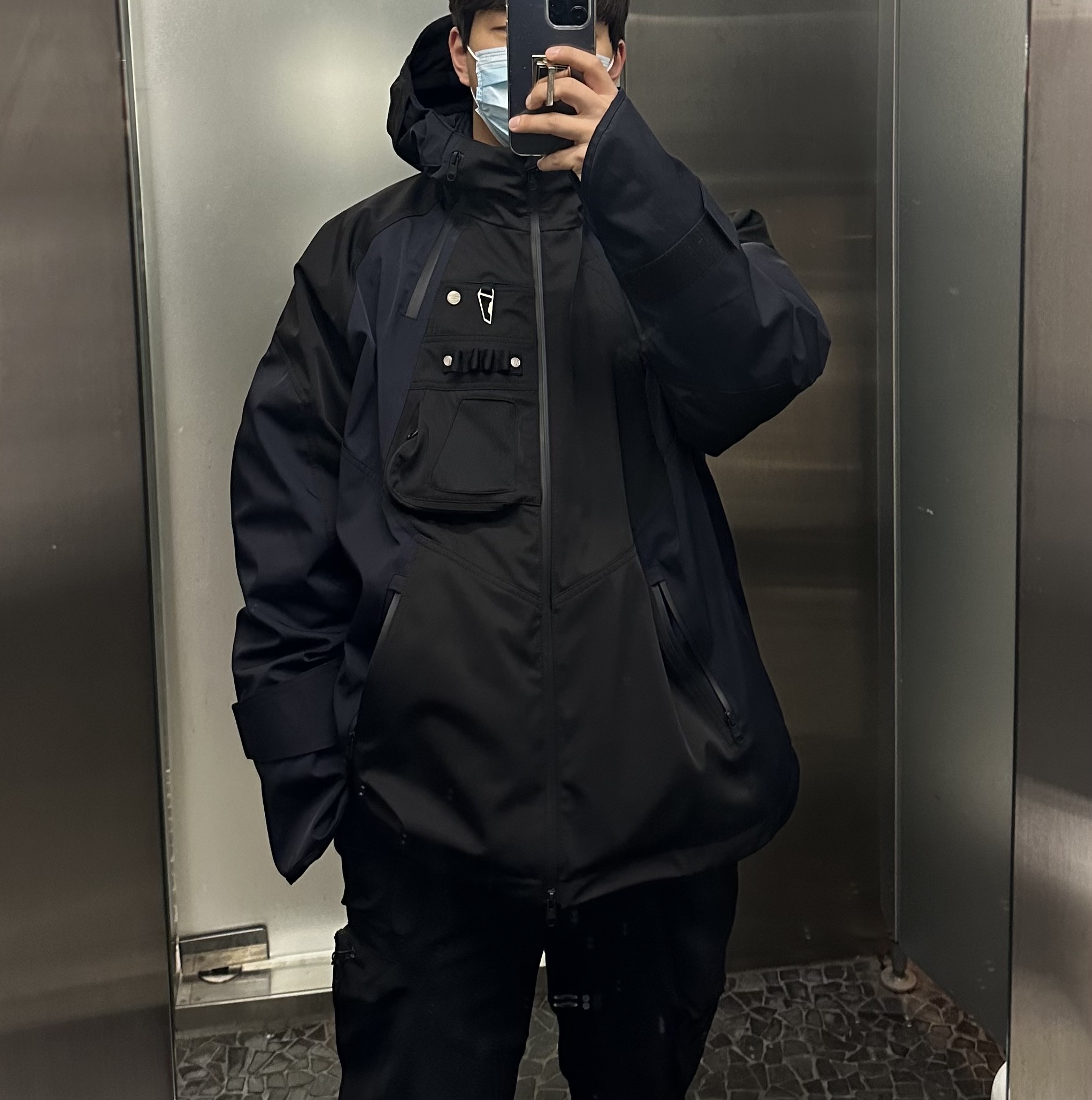 Undermycar Kame Multi Zip Turtle Shell Parka After Midnight - 22FW, Undermycar Bucky Multi Pocket Dynamic Pants Rookie Black - 22SS 착용 스타일